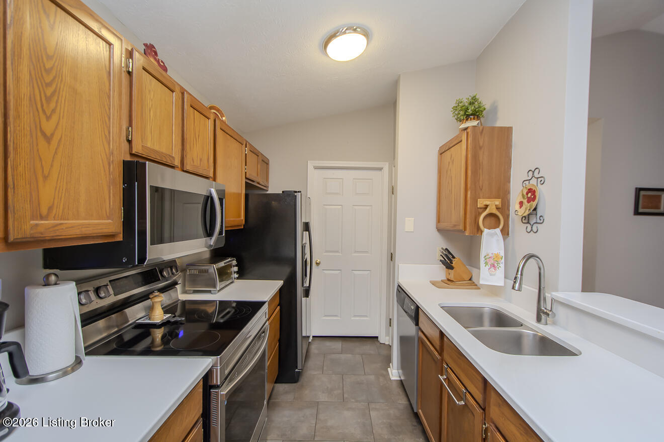 10521 Mcmeekin Ln 208 Property Photo 12