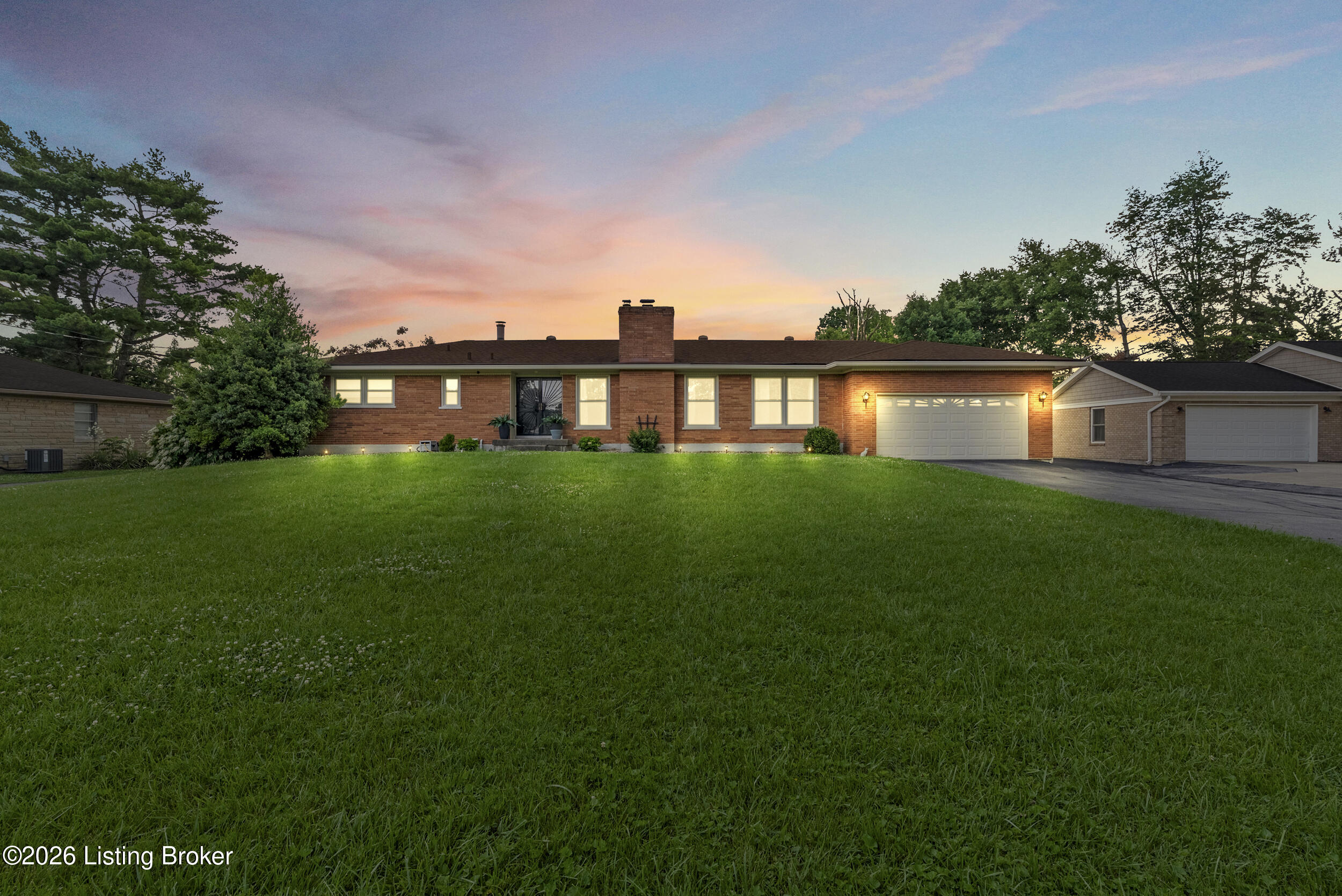 5003 S Watterson Trail Property Photo 2