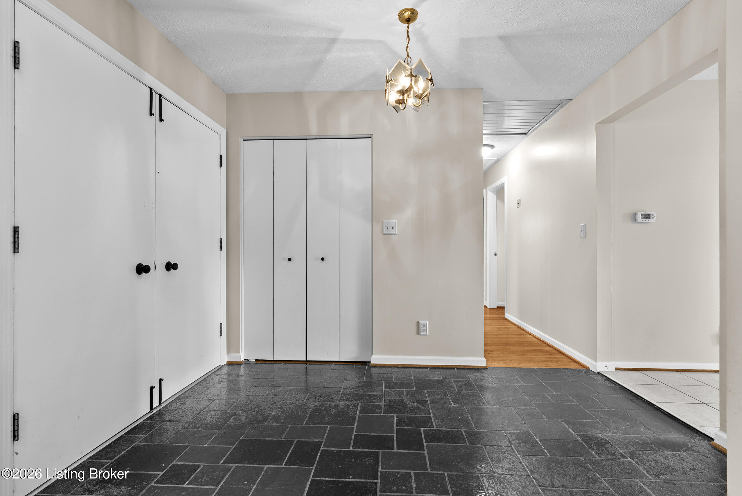 5003 S Watterson Trail Property Photo 9