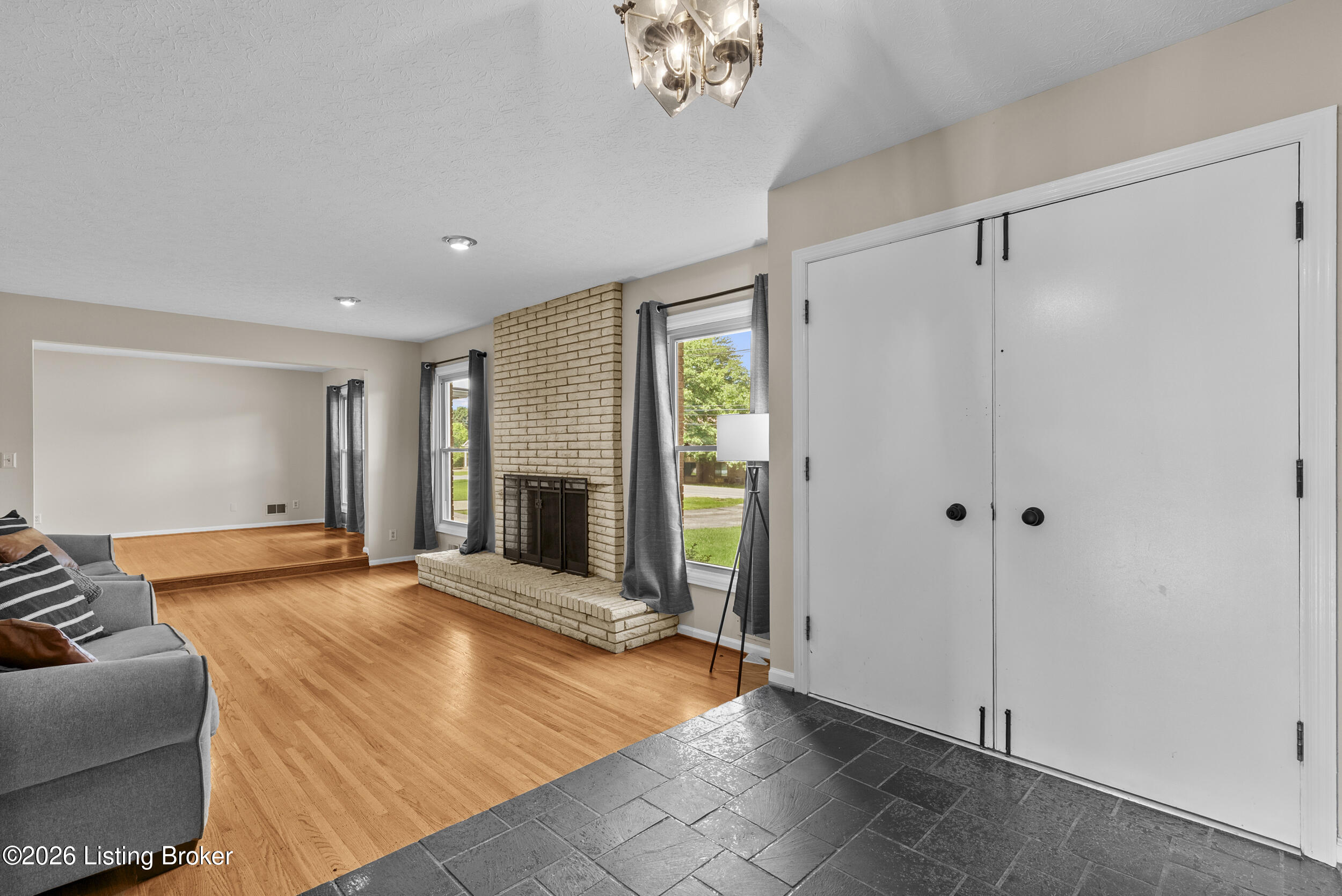 5003 S Watterson Trail Property Photo 10