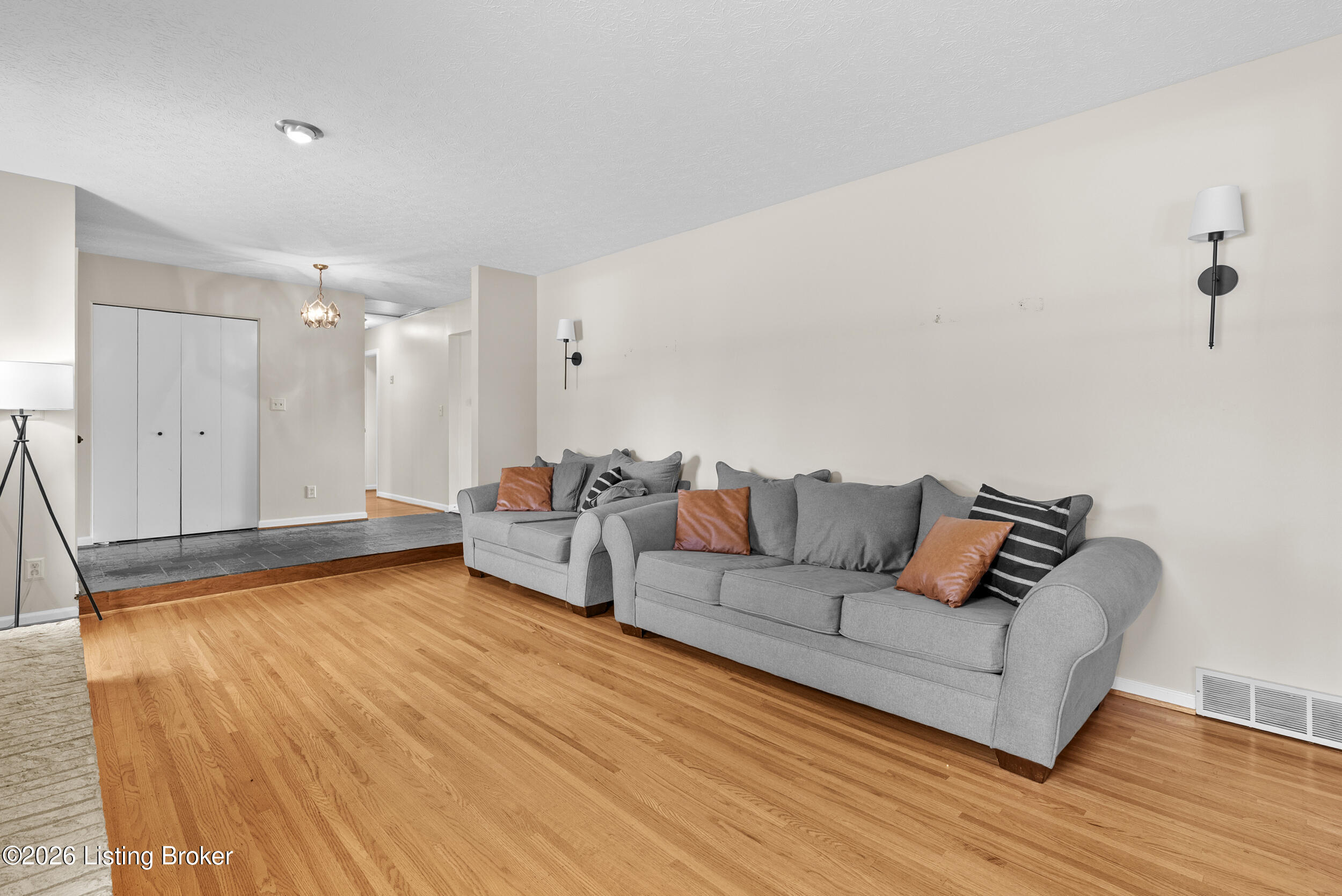 5003 S Watterson Trail Property Photo 13