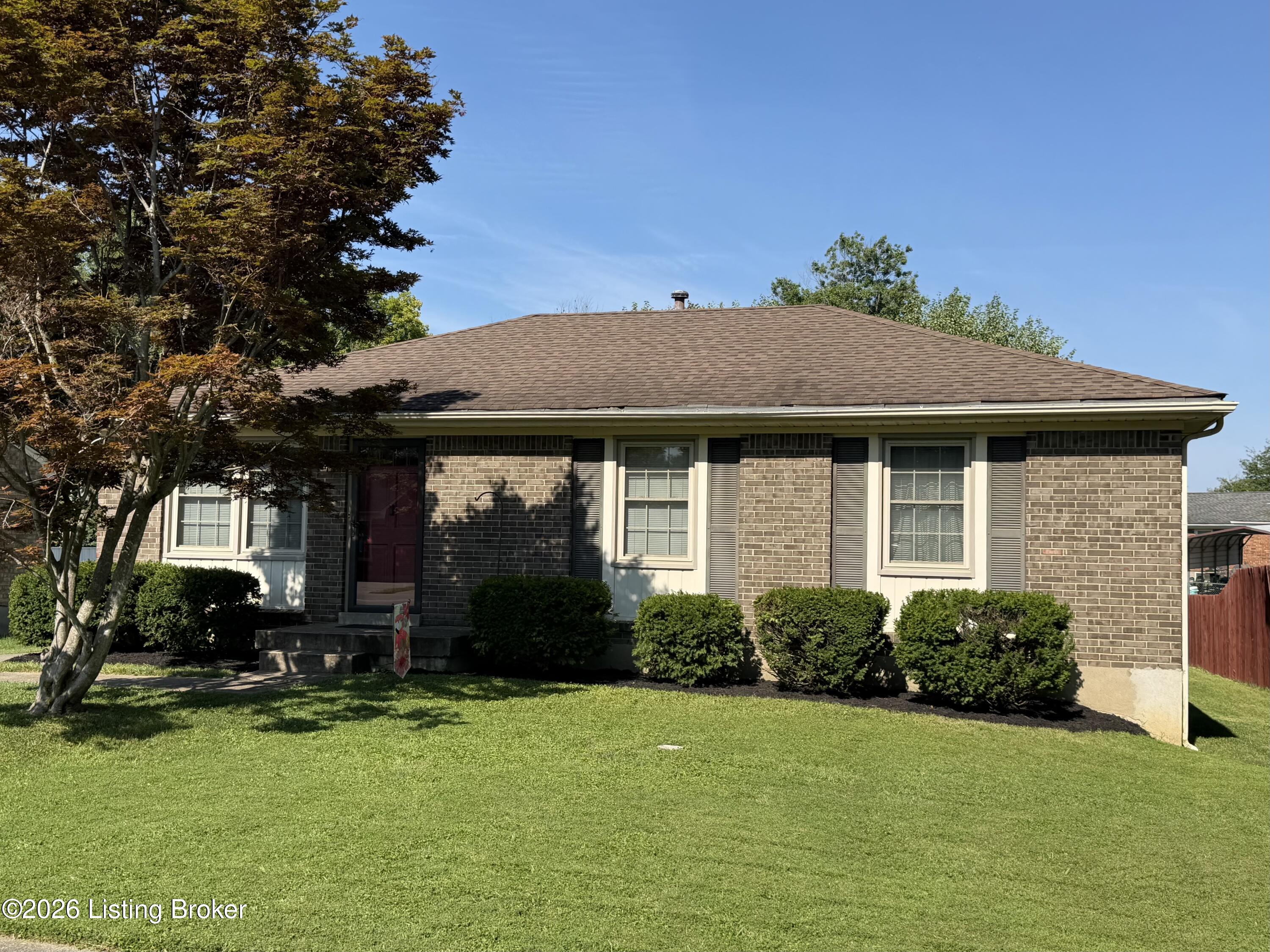 5902 Bucks Ln Property Photo 3