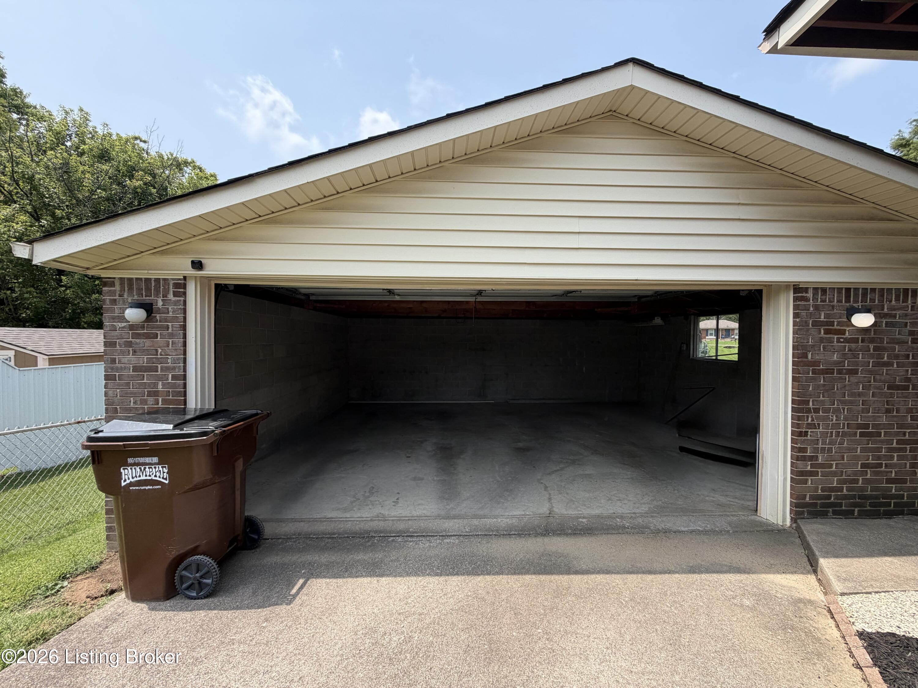 5902 Bucks Ln Property Photo 5