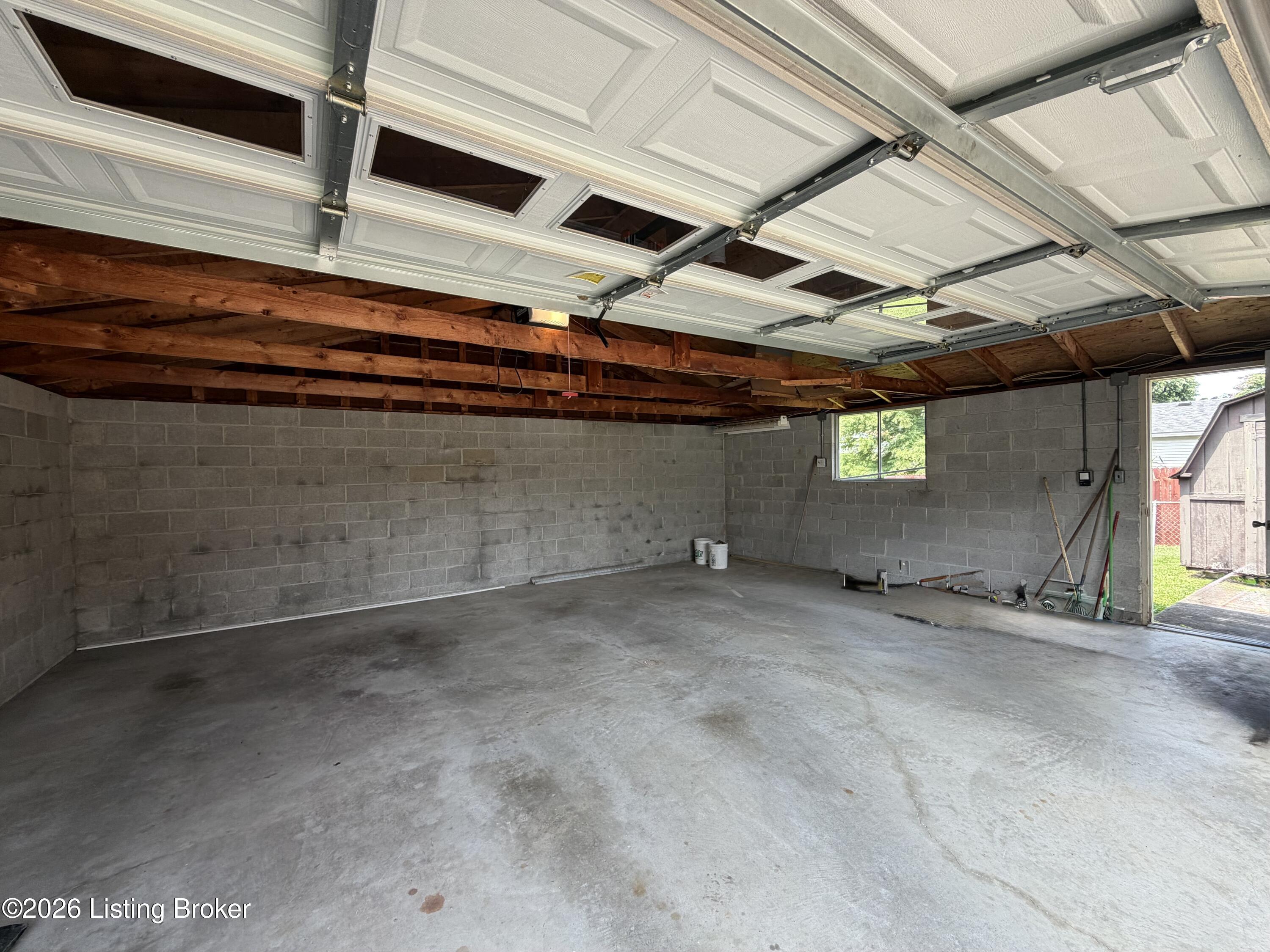 5902 Bucks Ln Property Photo 7