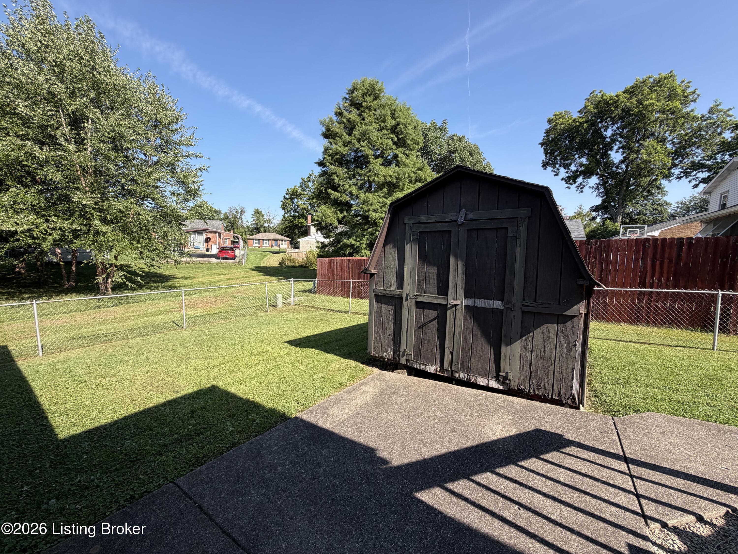 5902 Bucks Ln Property Photo 10