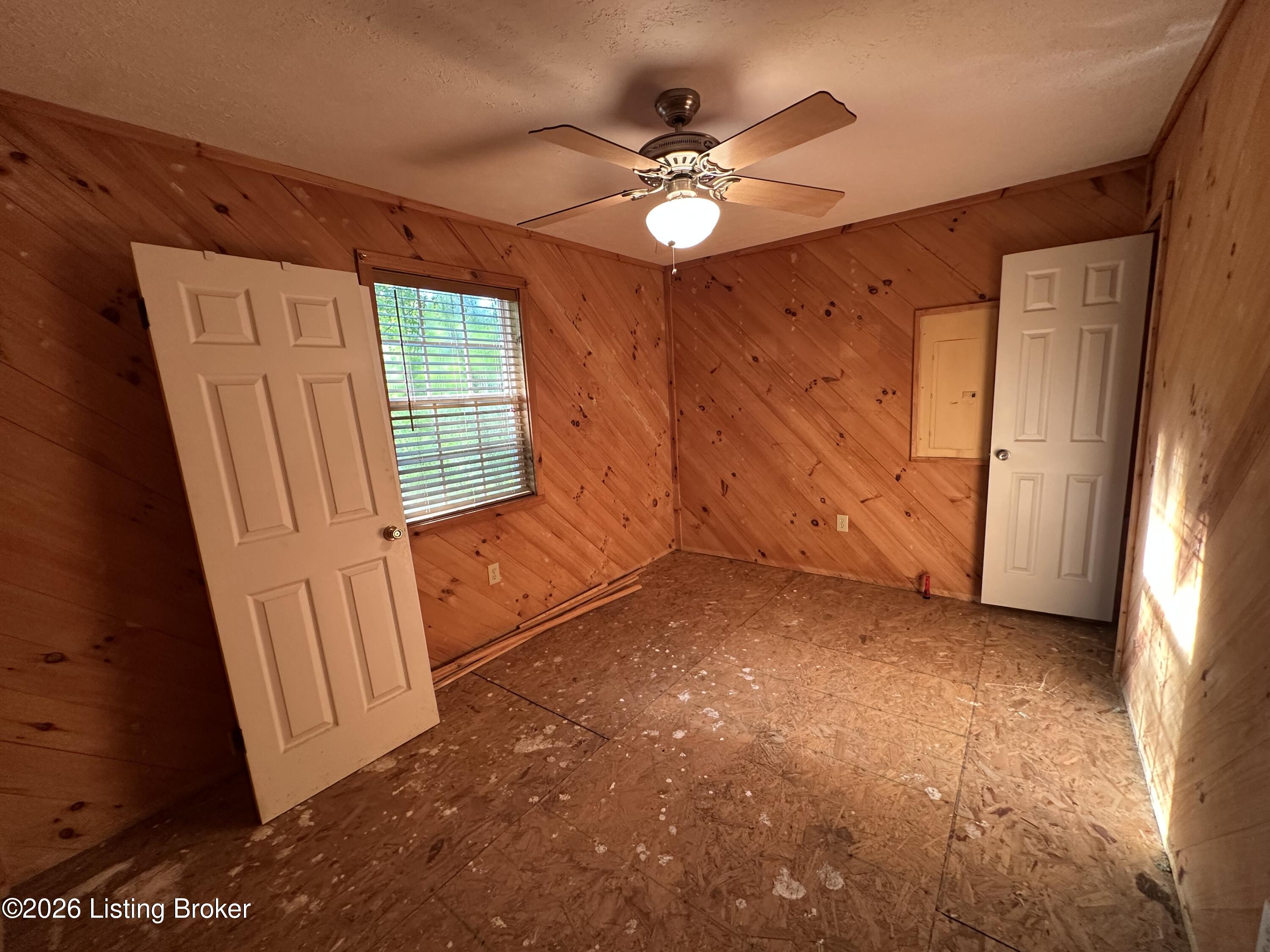 621 Woodhaven Ln Property Photo 7