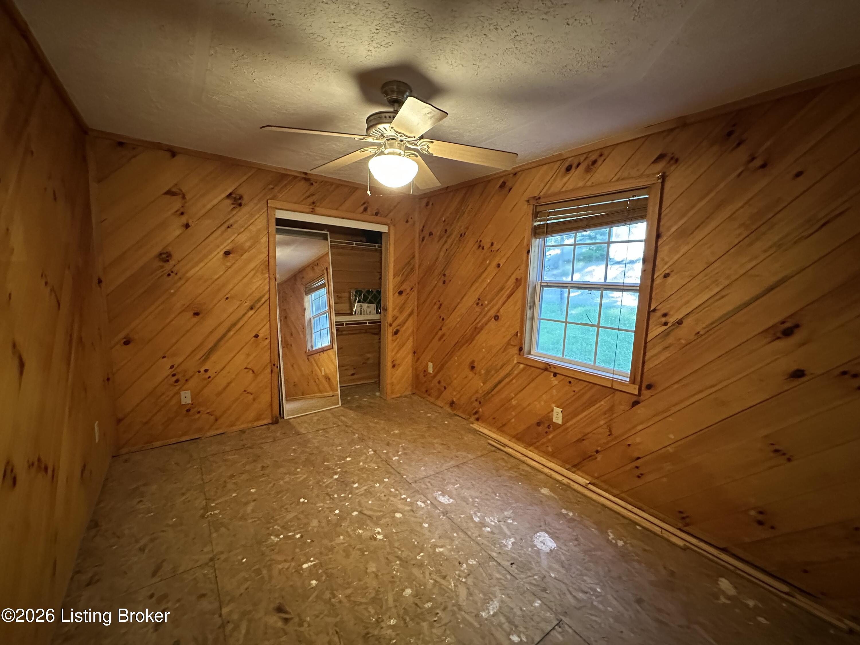 621 Woodhaven Ln Property Photo 8