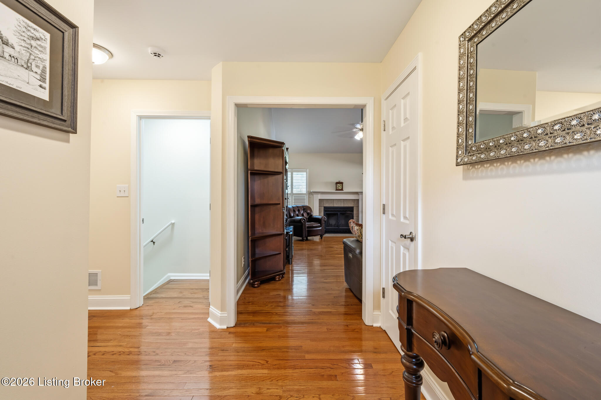 2700 Sycamore Run Ct Property Photo 5