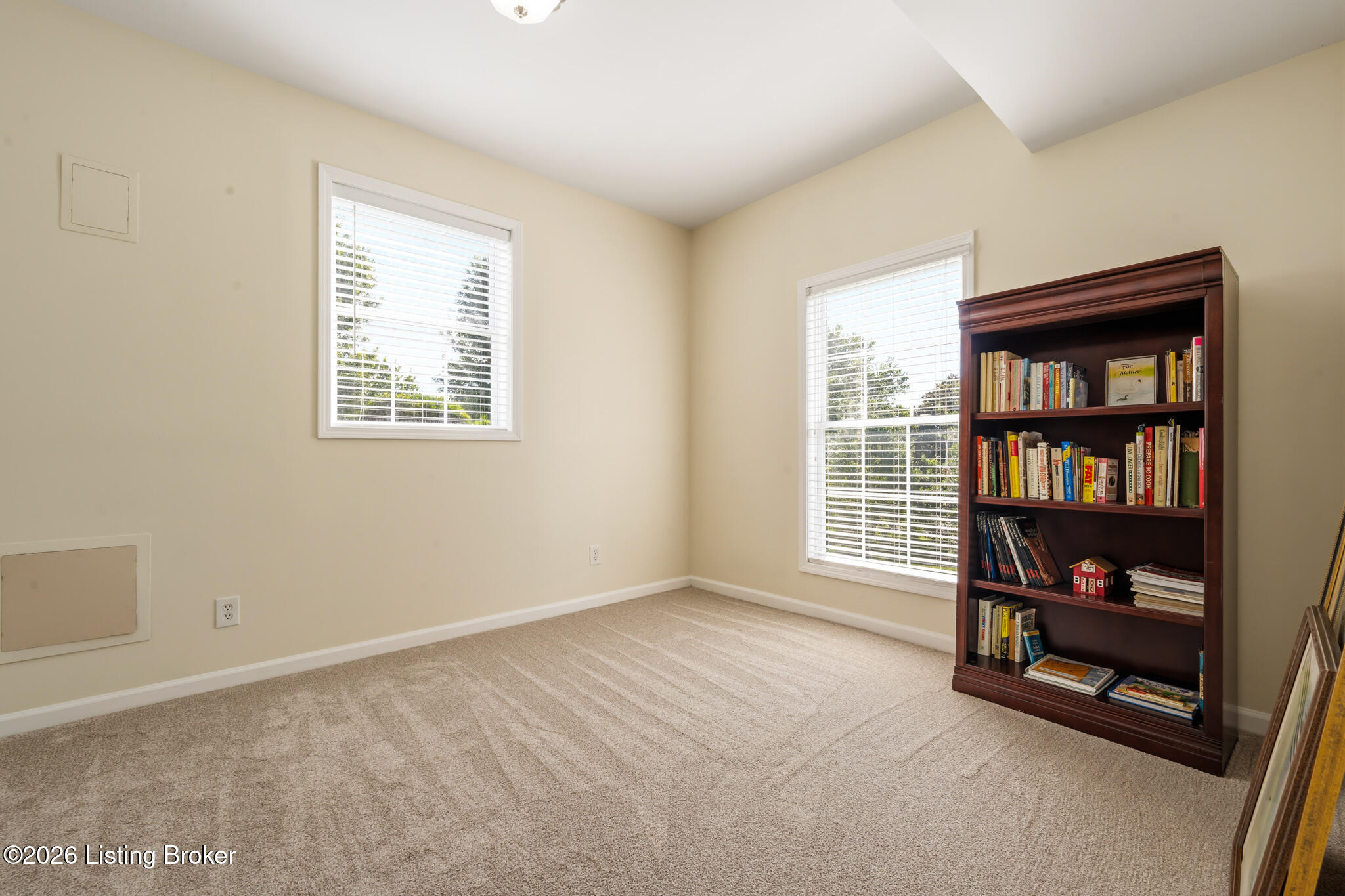 2700 Sycamore Run Ct Property Photo 26