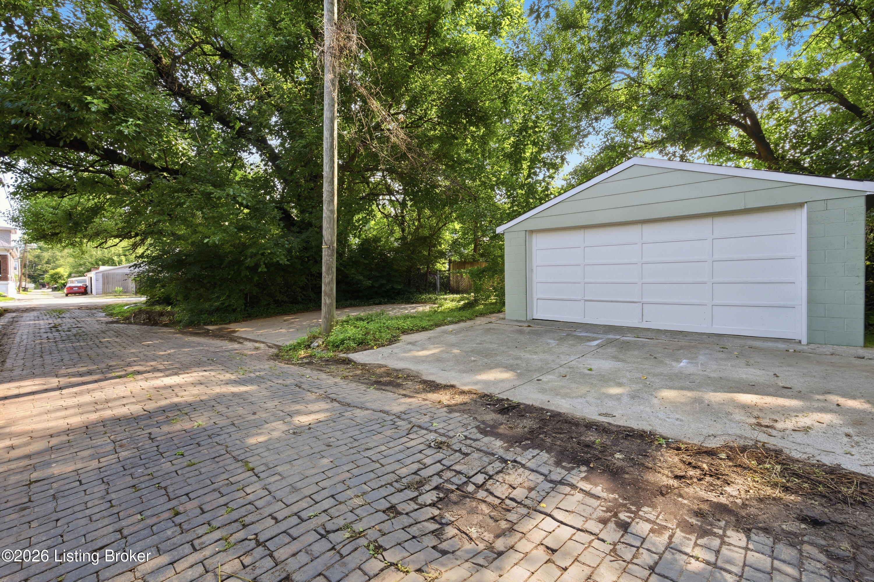 1034 S Shelby St Property Photo 31