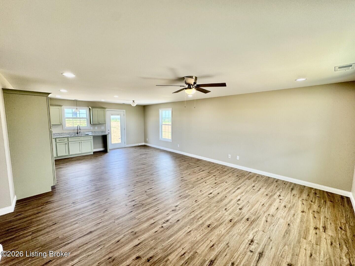 1592 Old Perryville Loop Property Photo 2