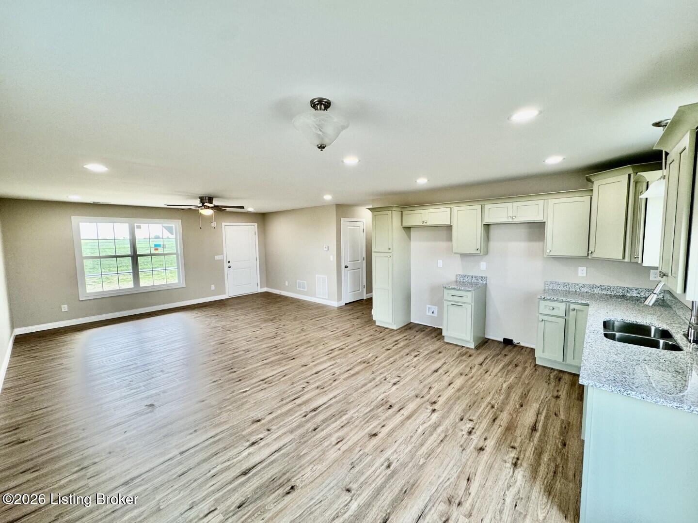 1592 Old Perryville Loop Property Photo 7