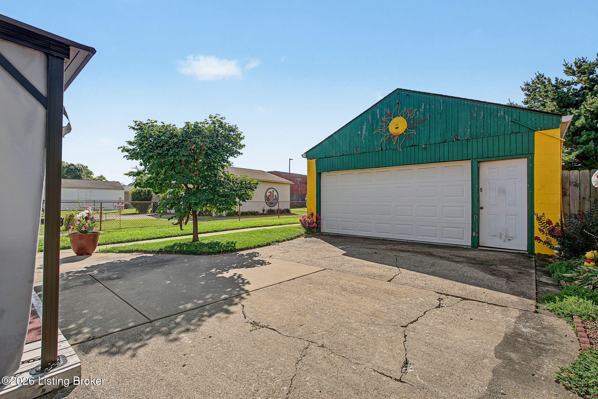 1616 Russell Ave Property Photo 40