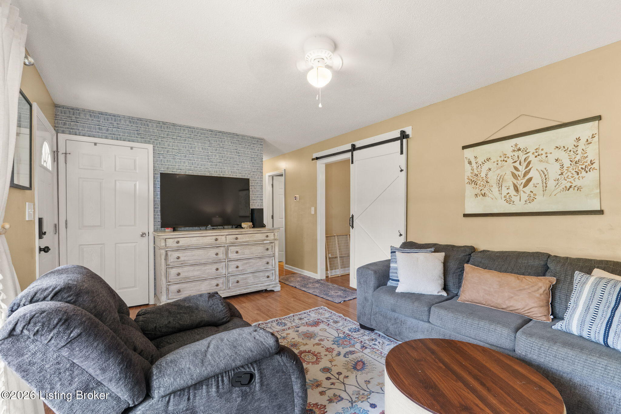 512 Maplecrest Dr Property Photo 4