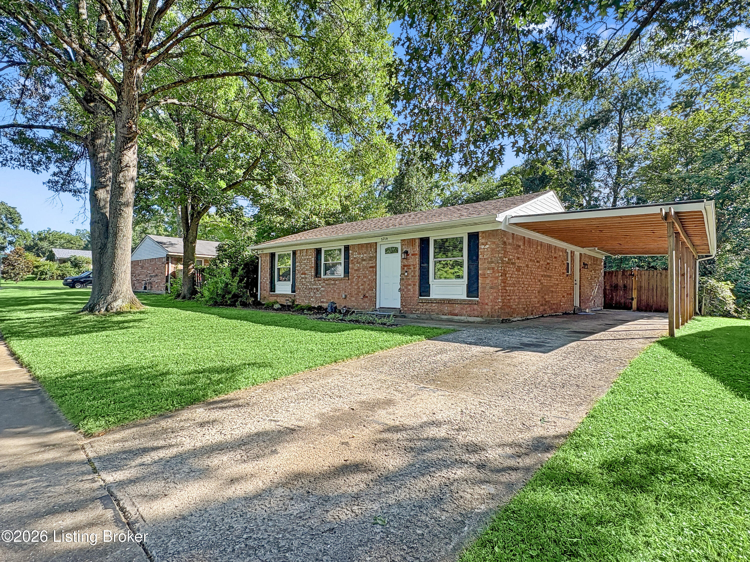 5214 Windy Willow Dr Property Photo 4