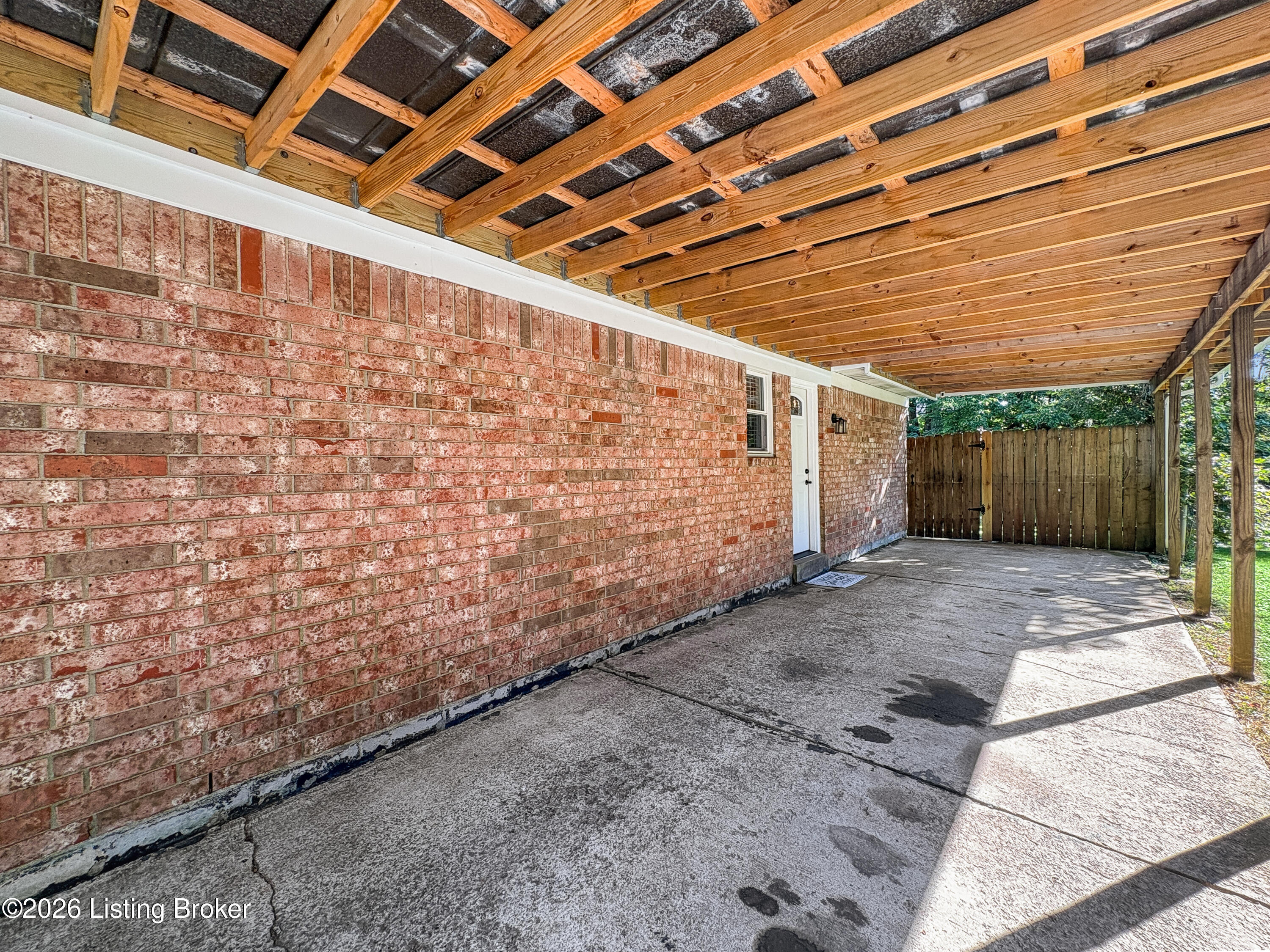 5214 Windy Willow Dr Property Photo 6