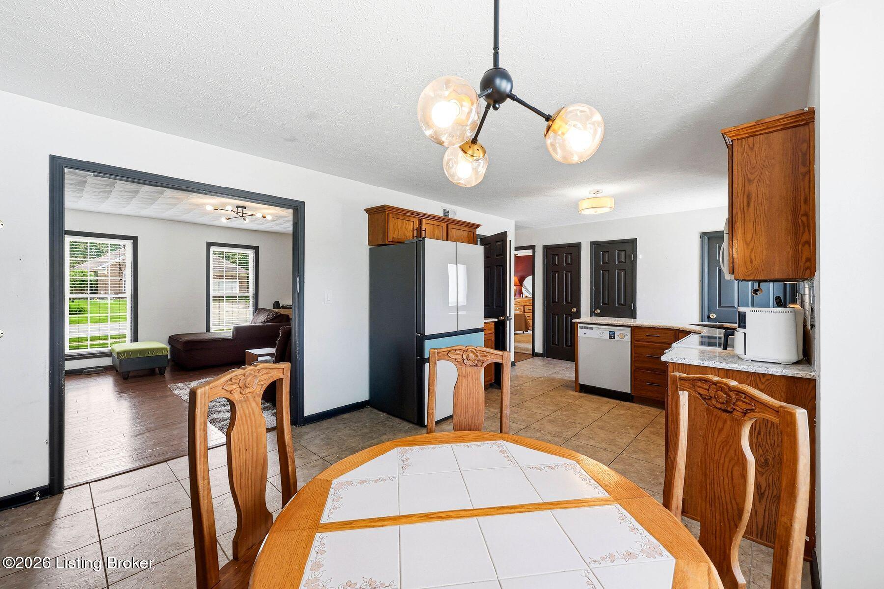 6627 Sun Ray Dr Property Photo 6