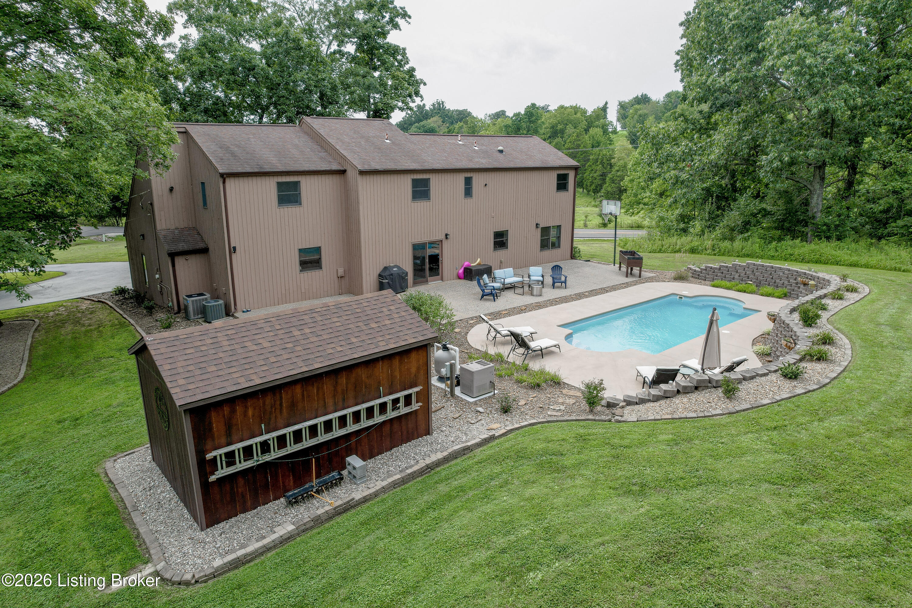 1101 Valley Rd Property Photo 2