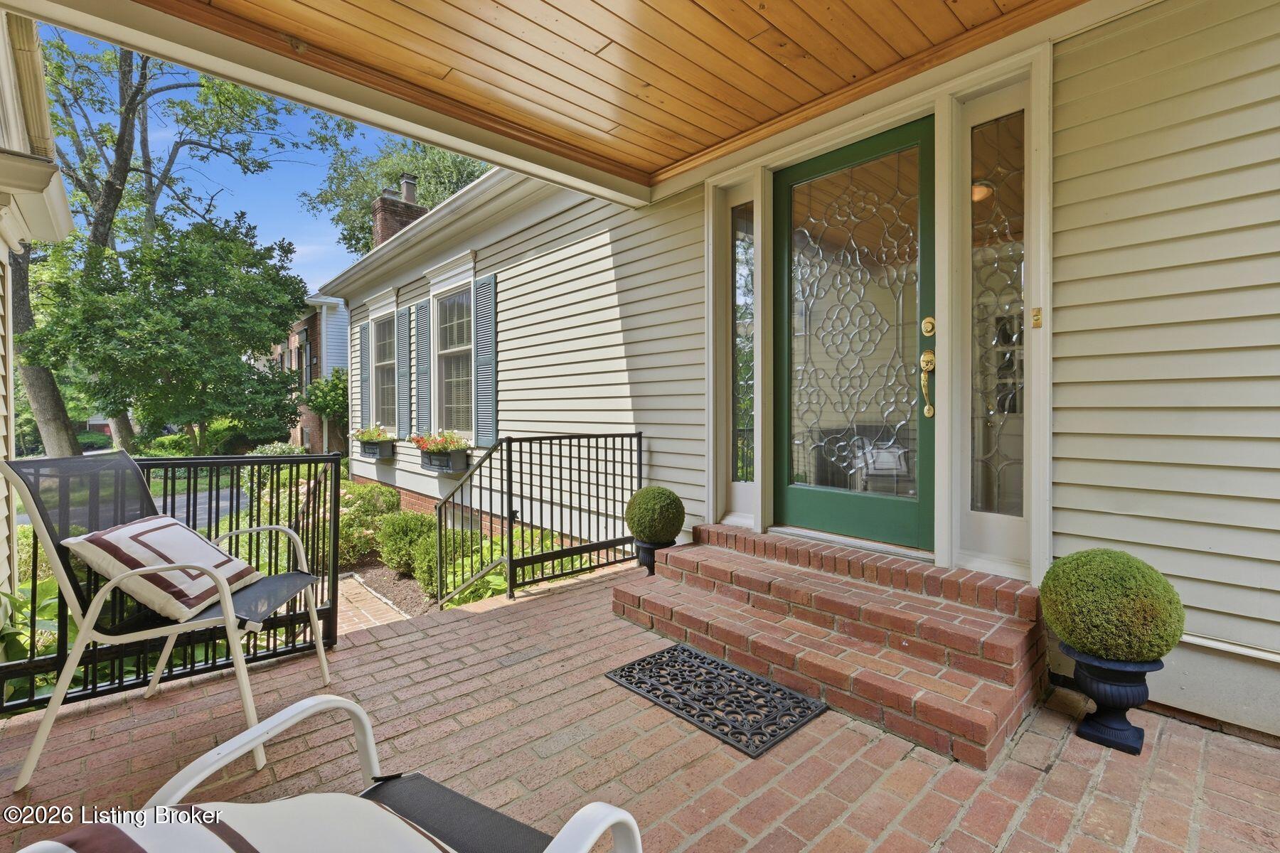 5208 Indian Woods Ct Property Photo 3