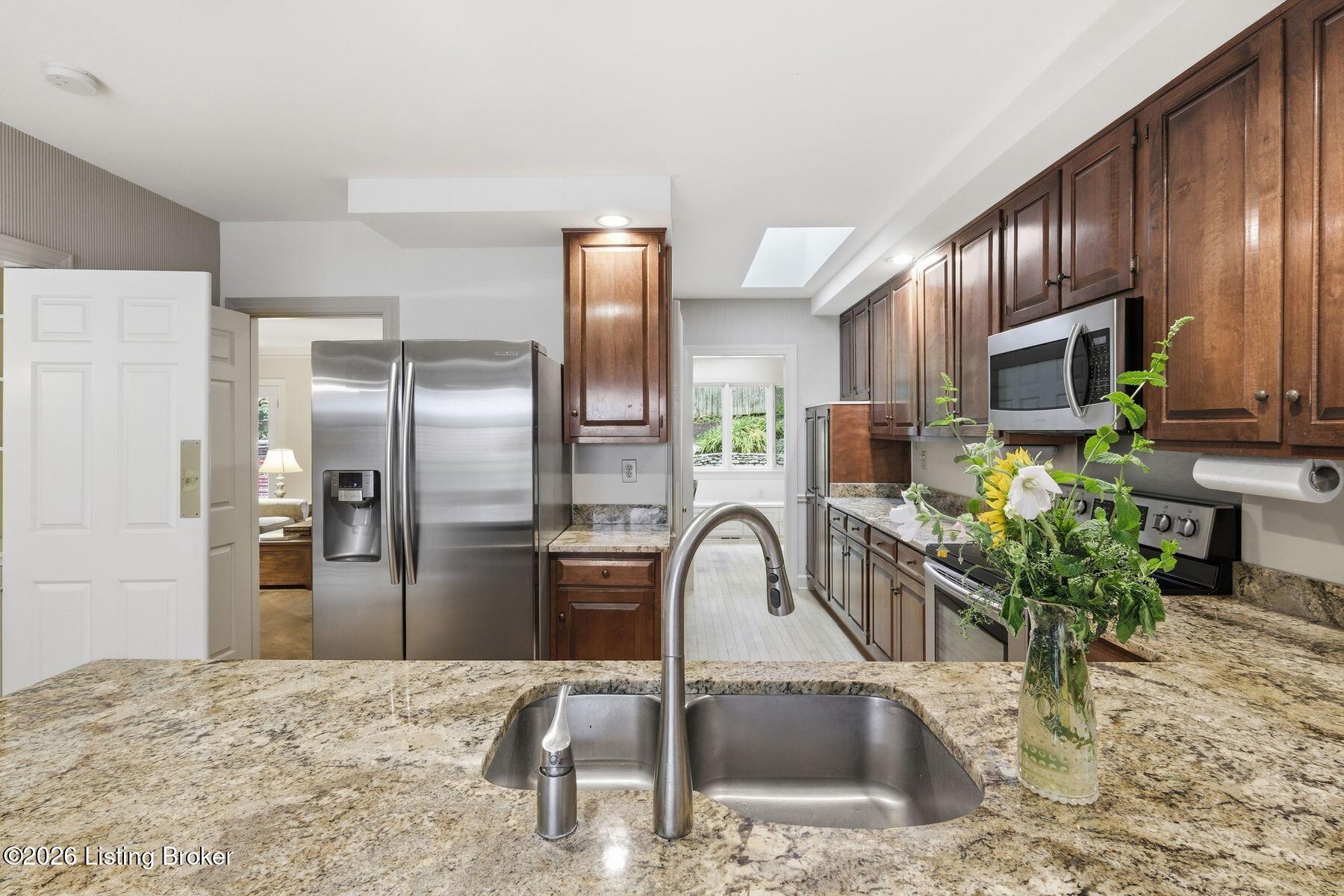 5208 Indian Woods Ct Property Photo 10