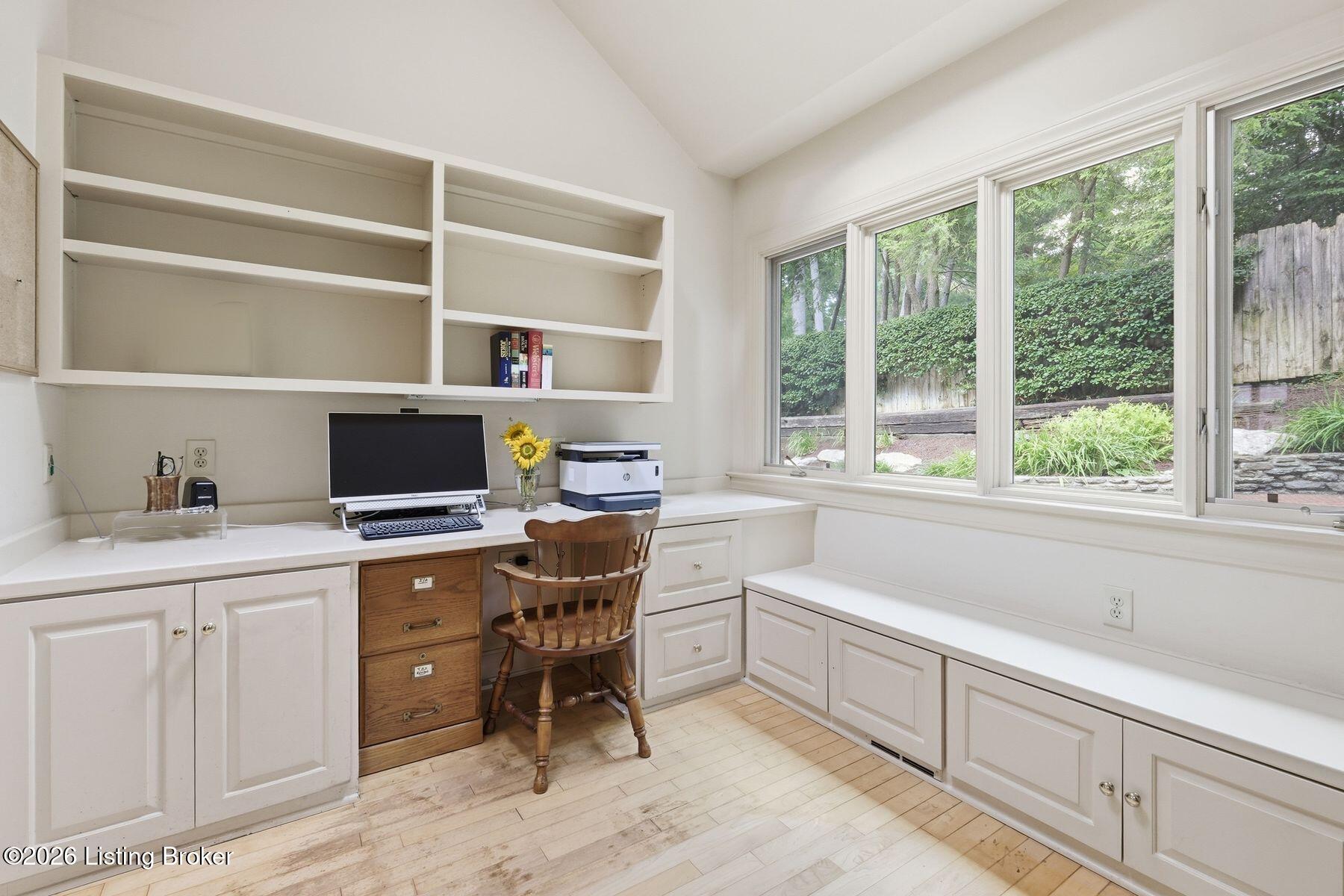 5208 Indian Woods Ct Property Photo 16
