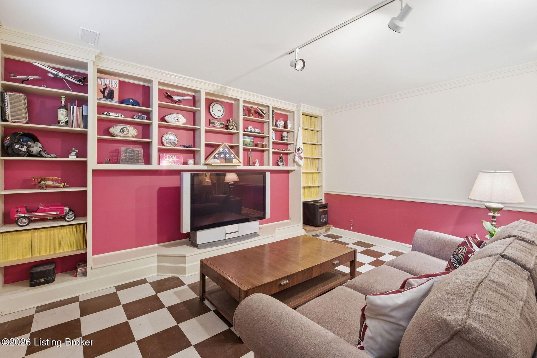 5208 Indian Woods Ct Property Photo 32