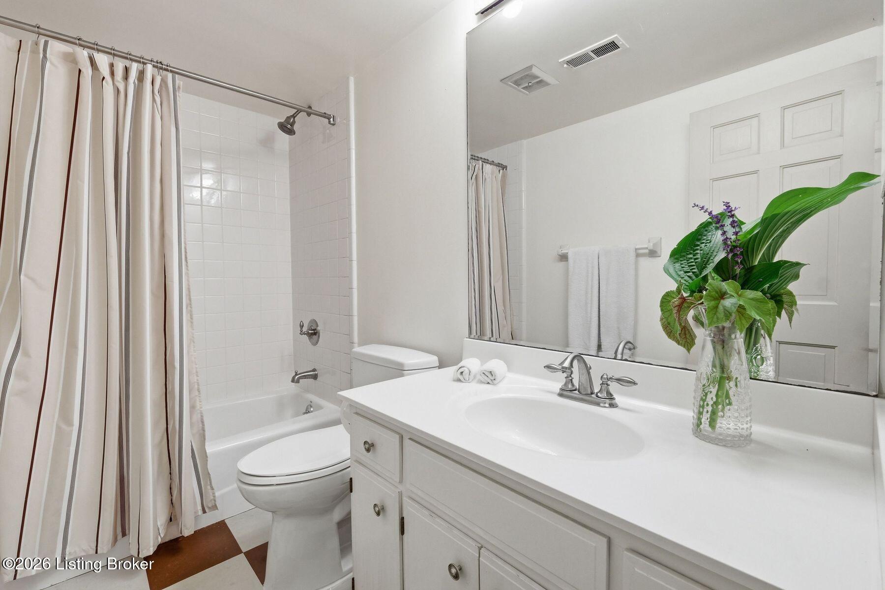 5208 Indian Woods Ct Property Photo 34