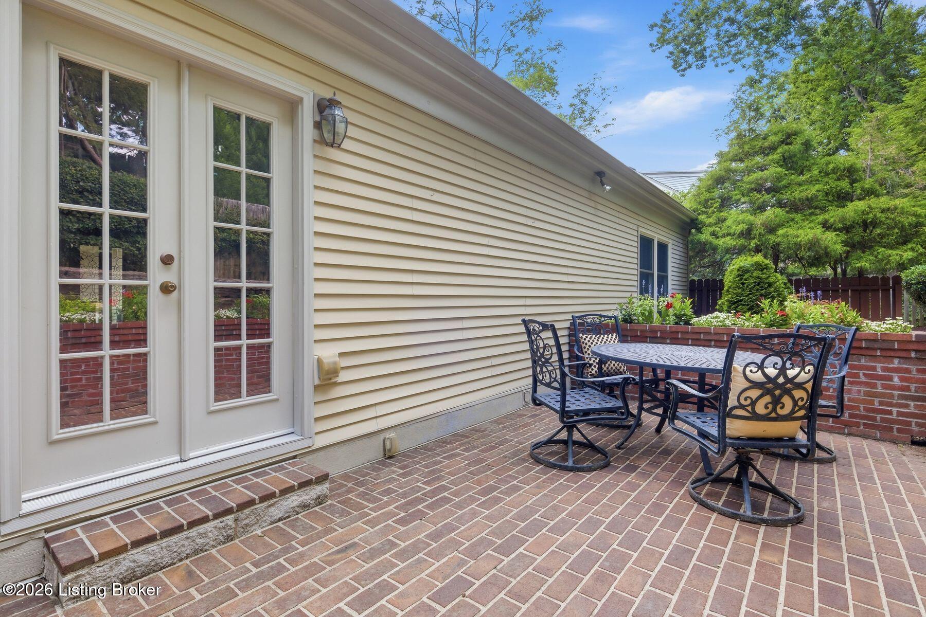 5208 Indian Woods Ct Property Photo 35