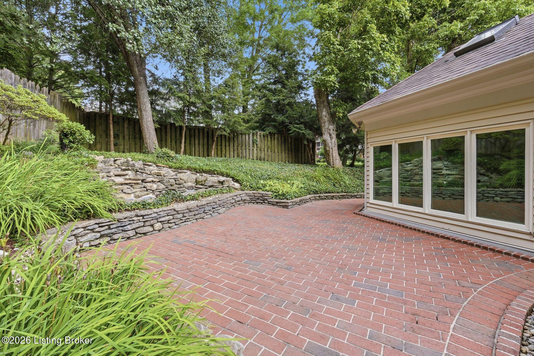 5208 Indian Woods Ct Property Photo 37