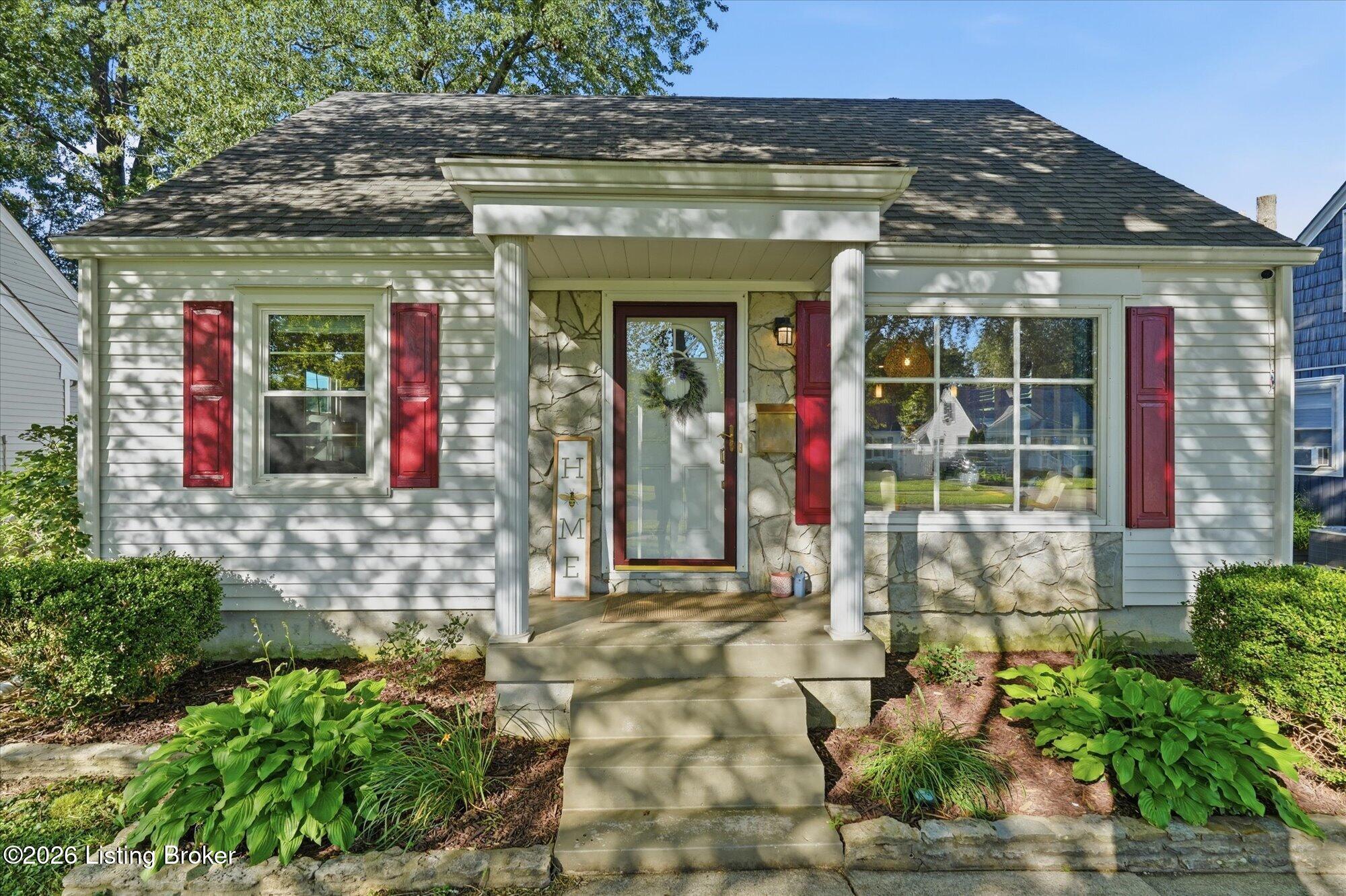 216 W Esplanade Ave