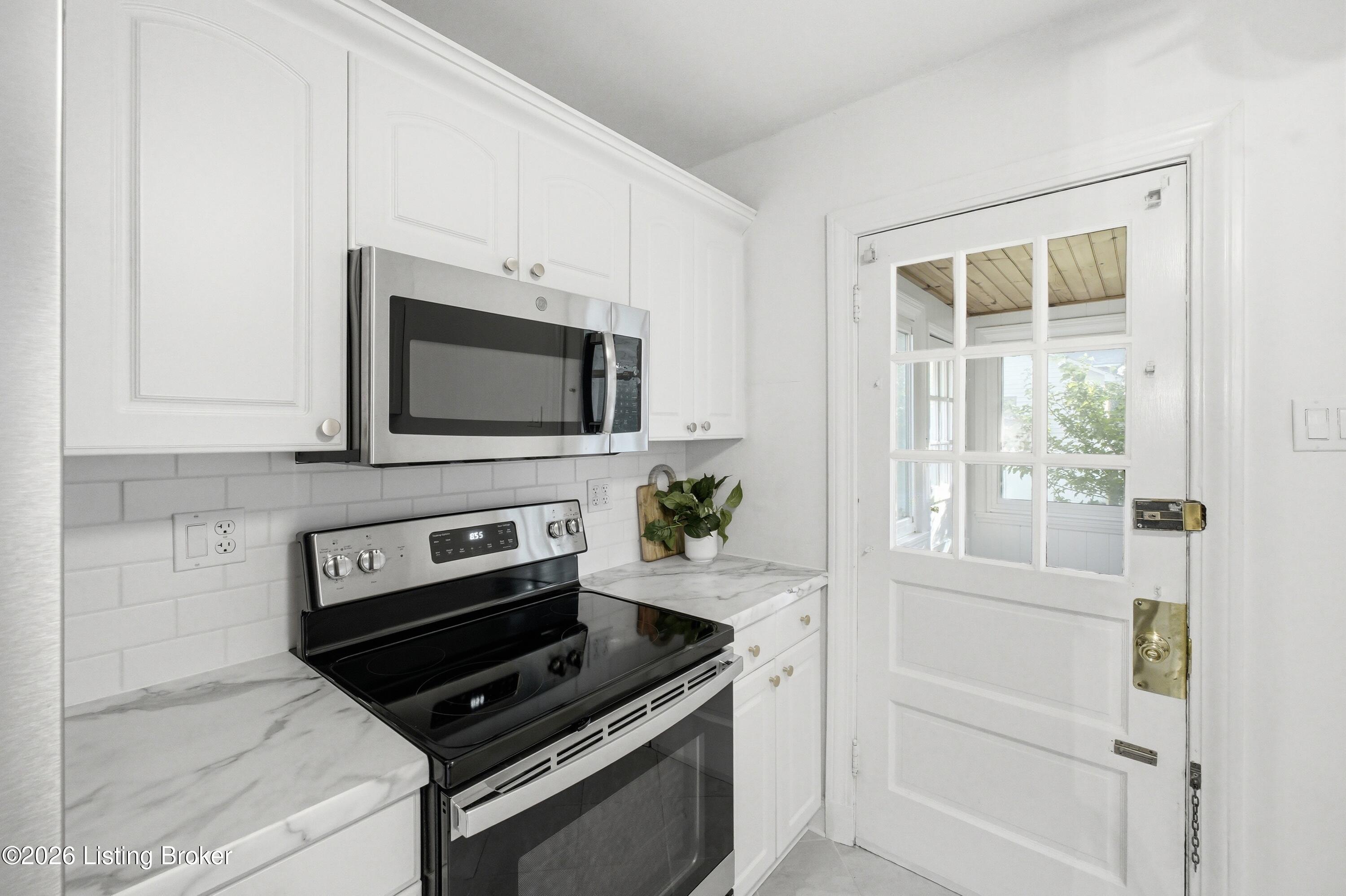 313 Iola Rd Property Photo 13