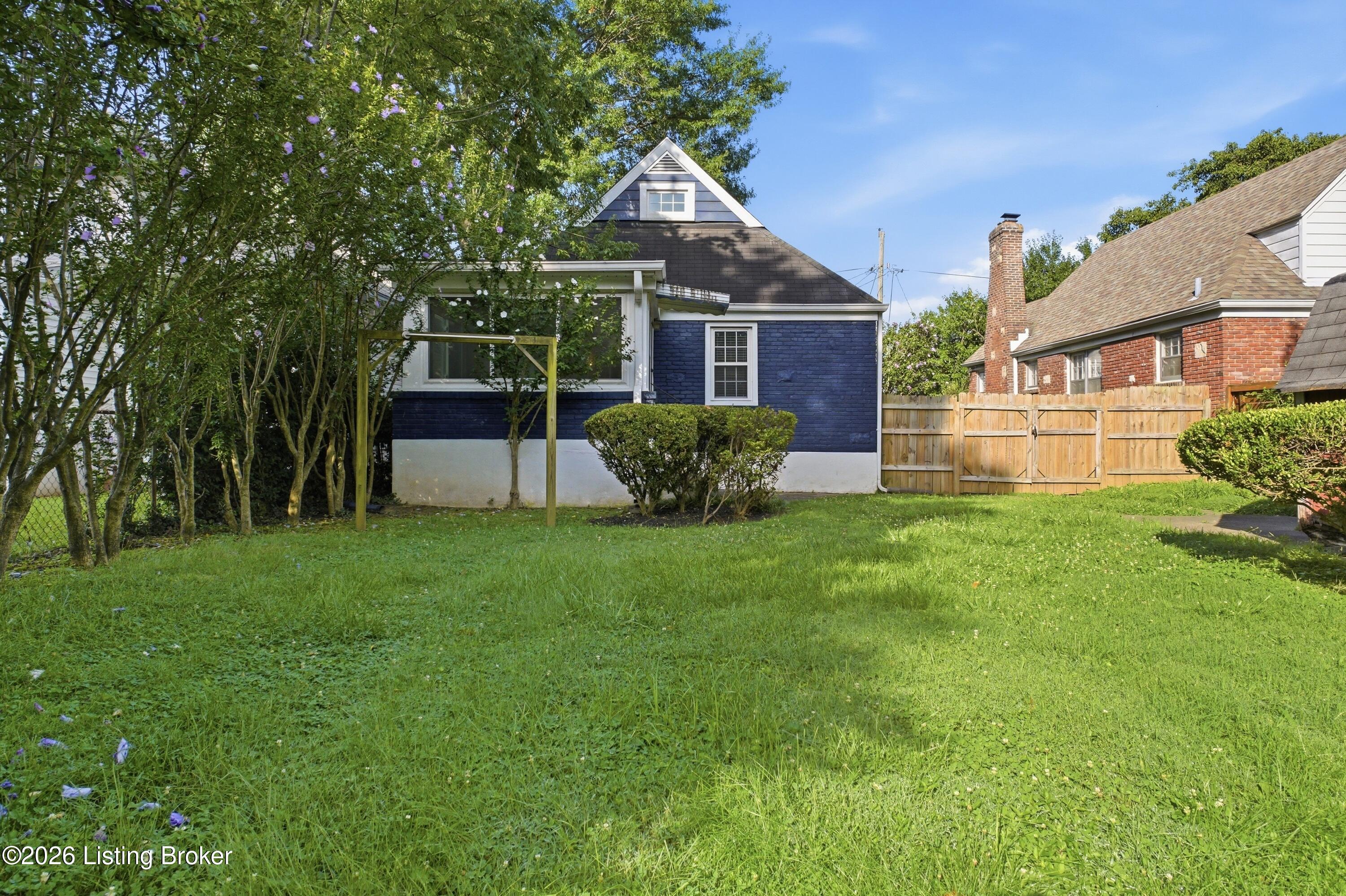 313 Iola Rd Property Photo 29