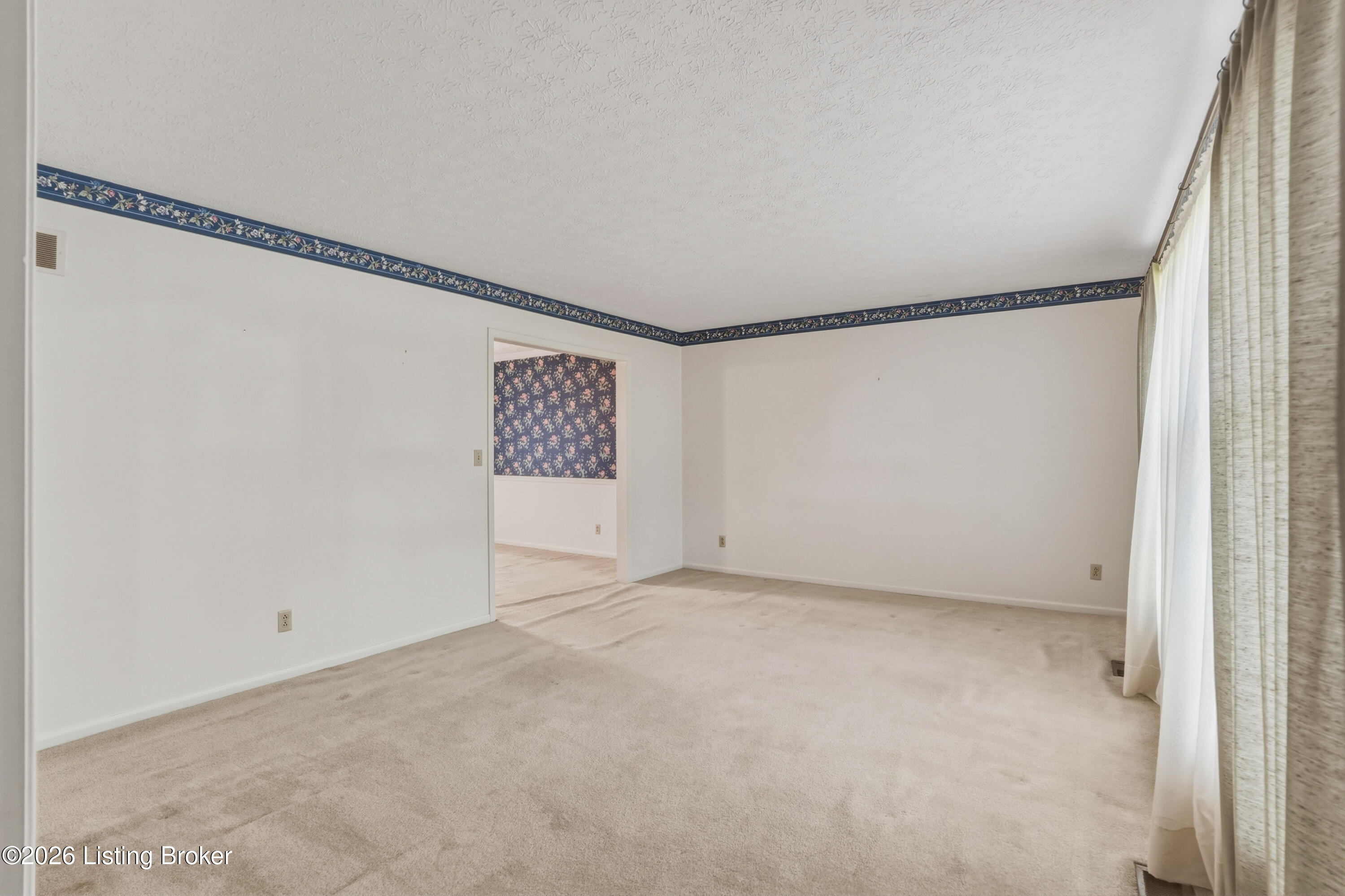 355 Knobview Dr Property Photo 8