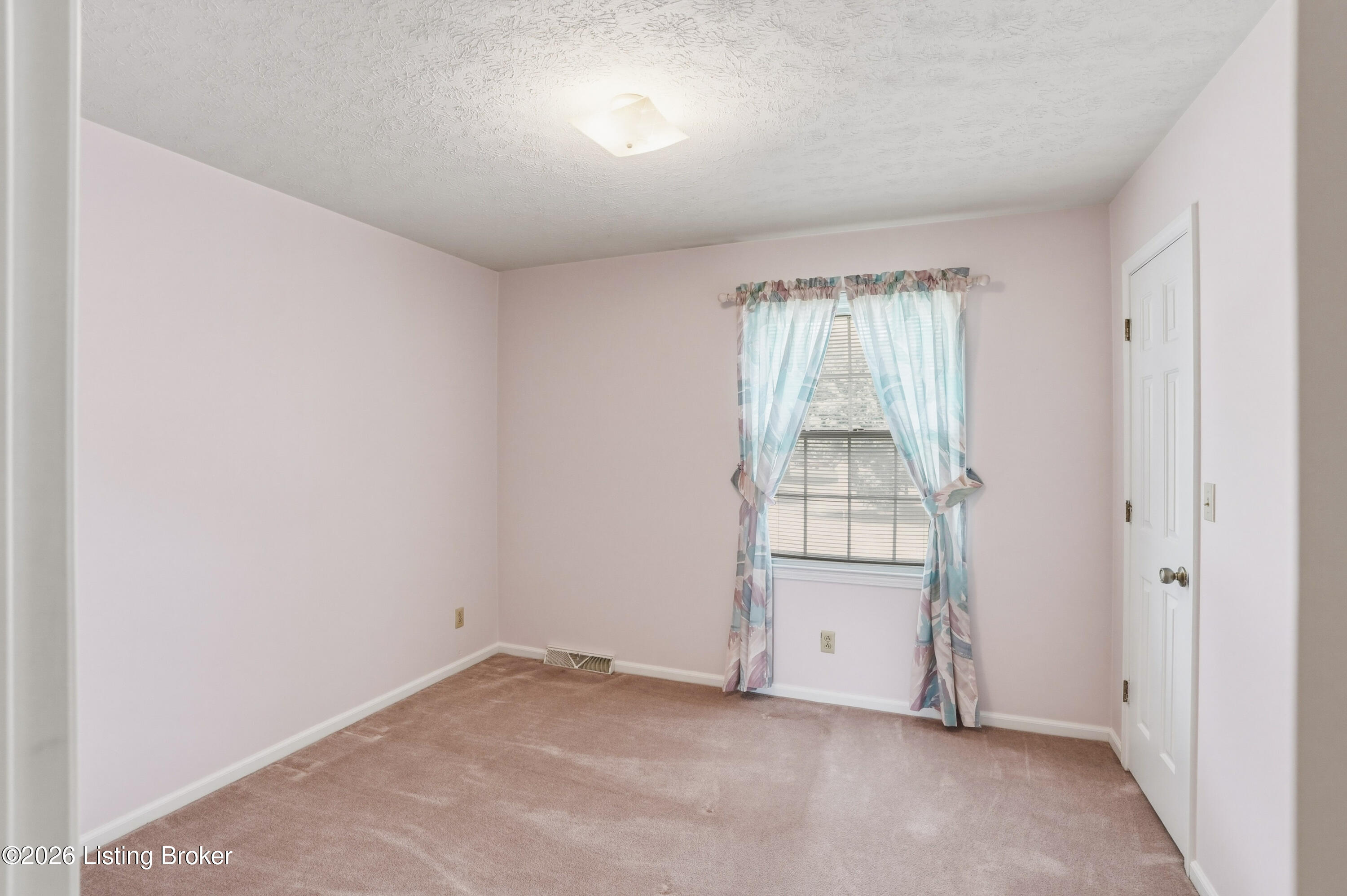355 Knobview Dr Property Photo 29