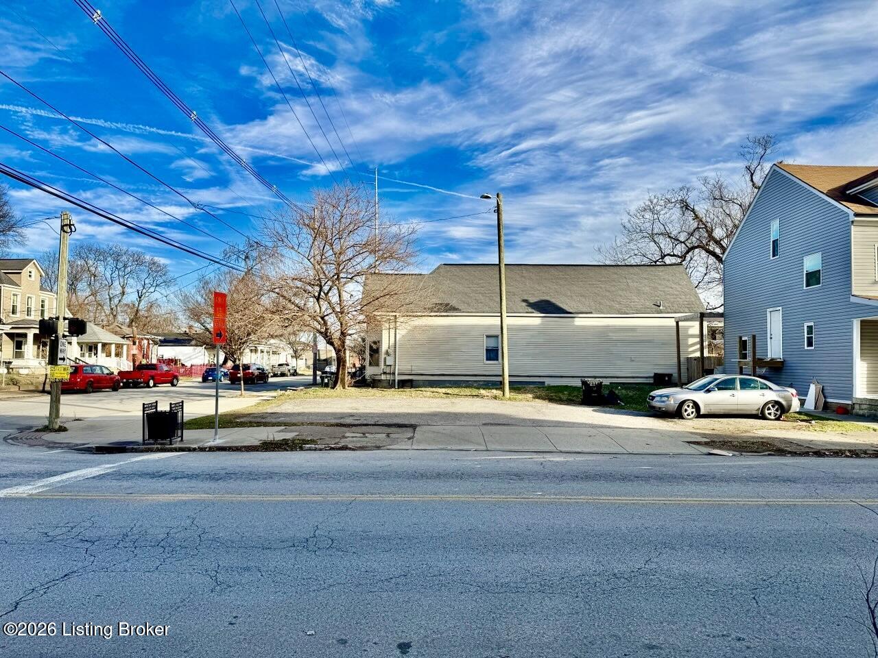 300 E Kentucky St Property Photo 1