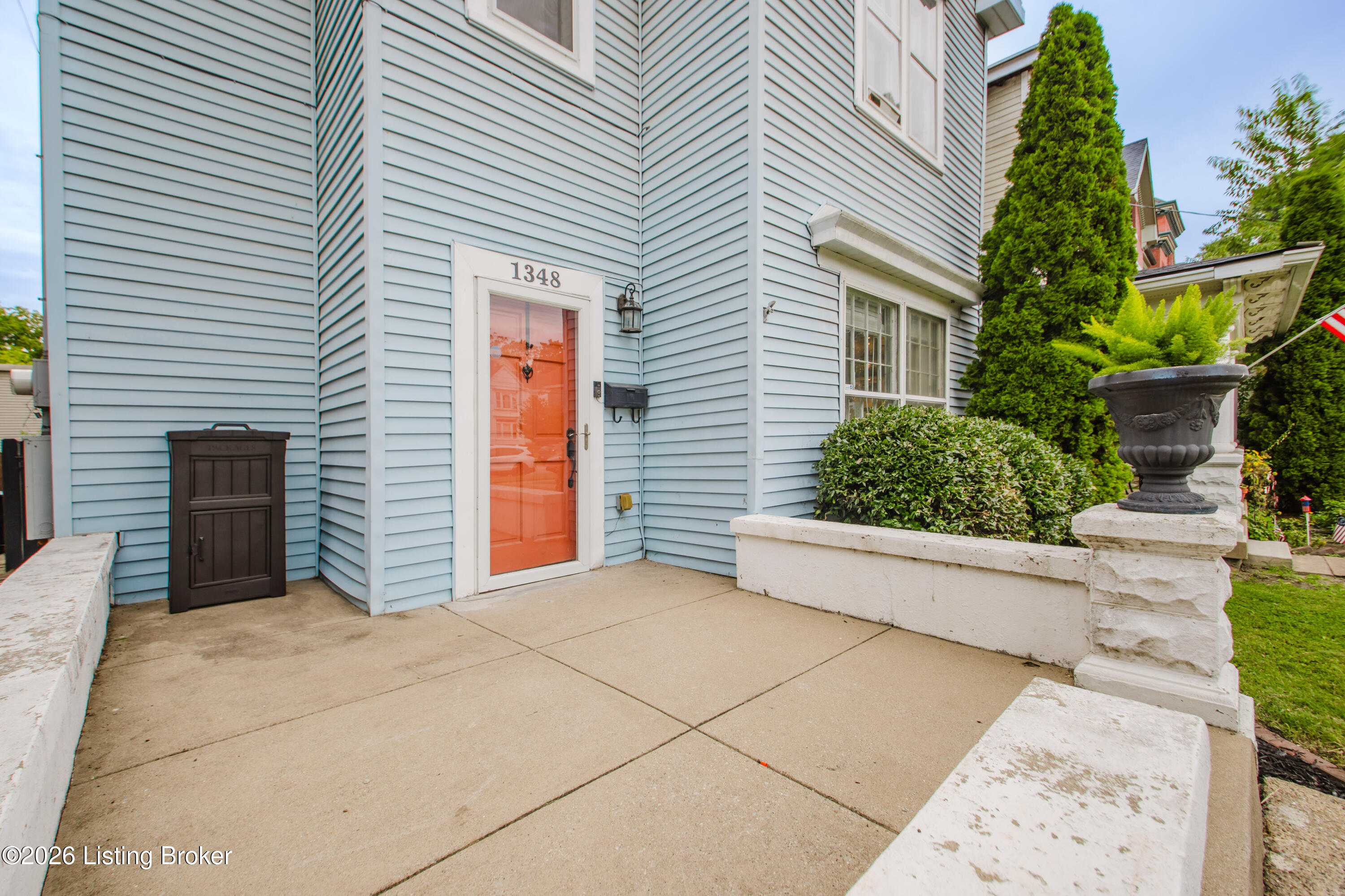 1348 S Floyd St Property Photo 3