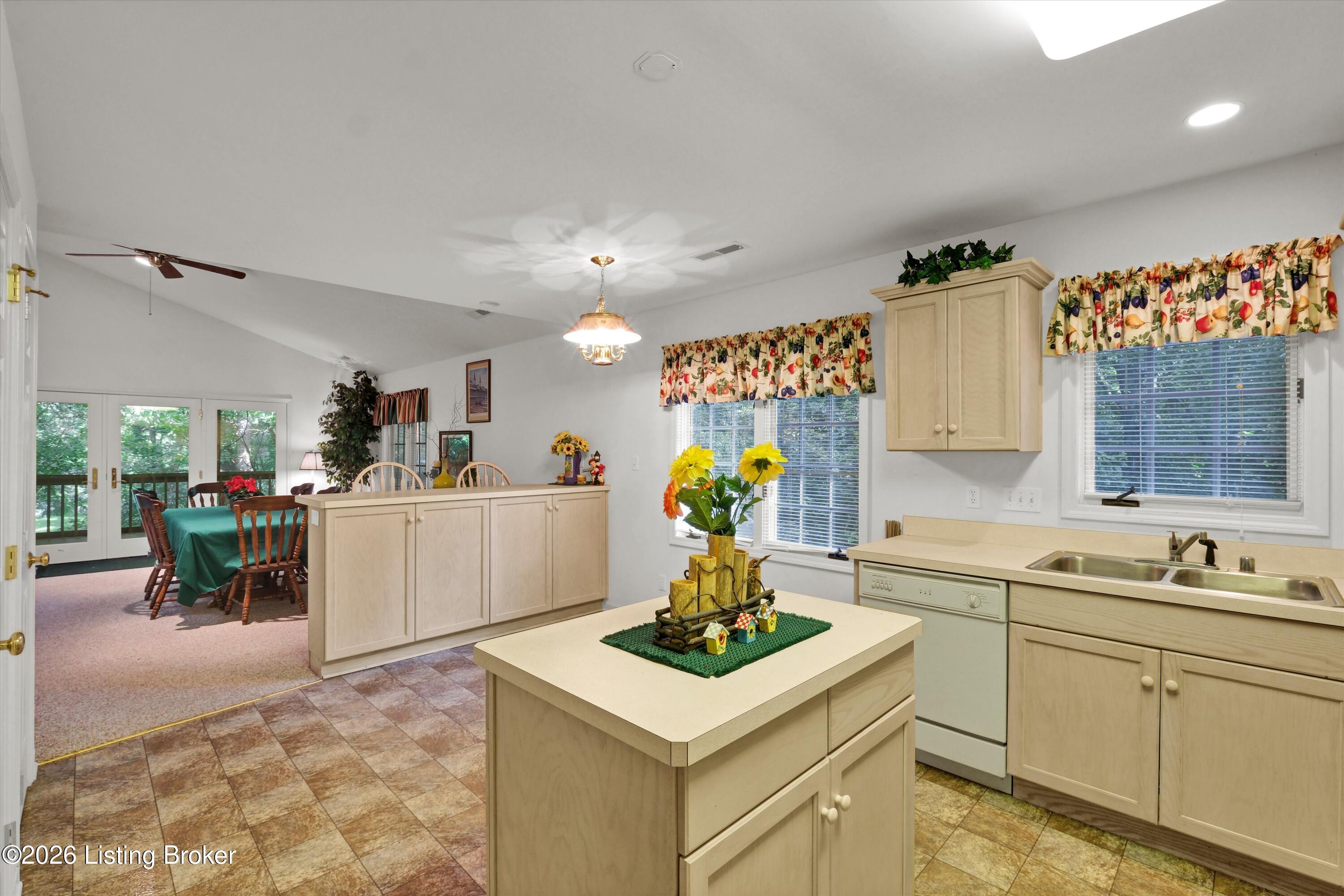 5713 W Highway 524 Property Photo 17