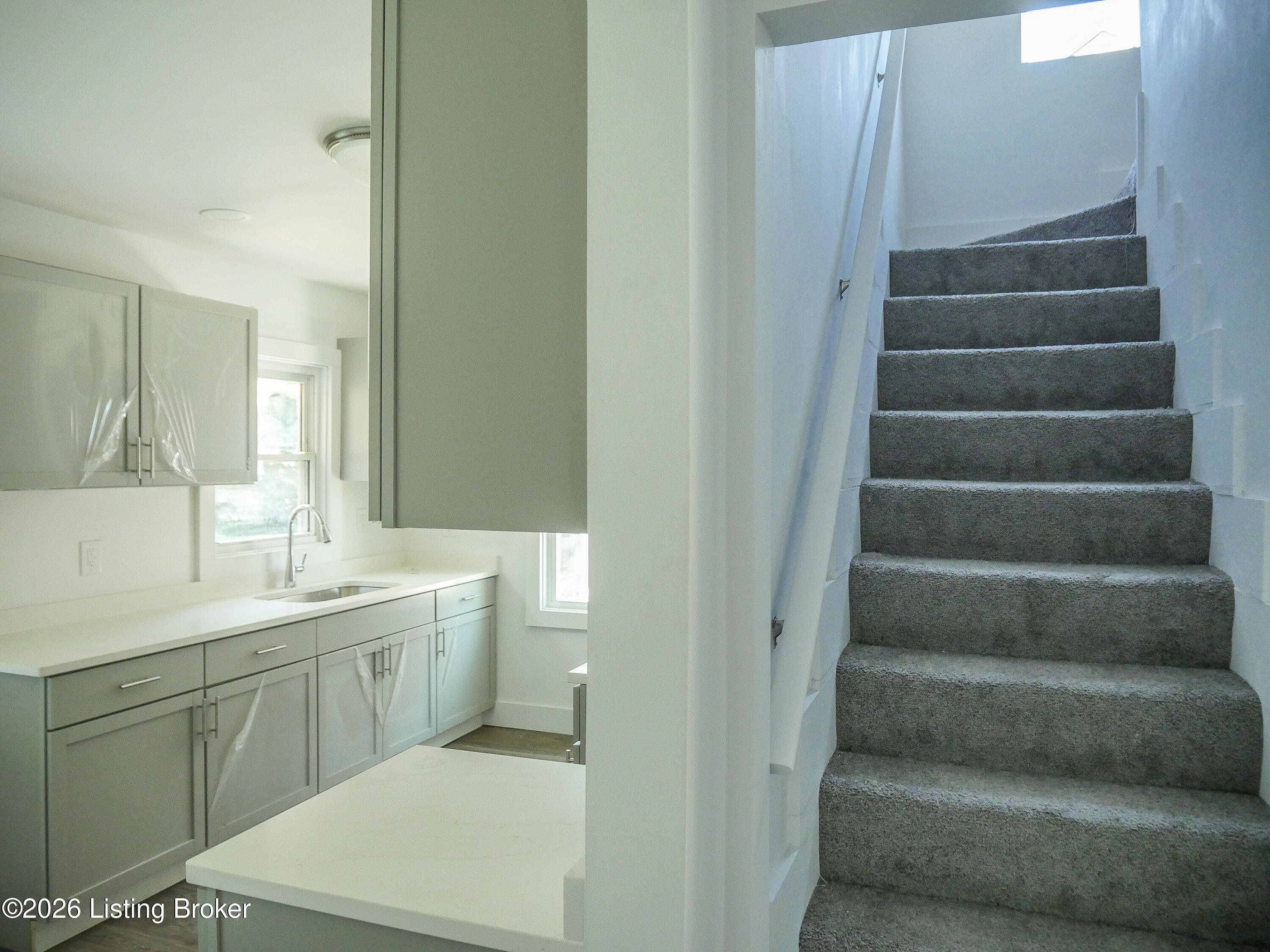 1624 Hemlock Ct Property Photo 6