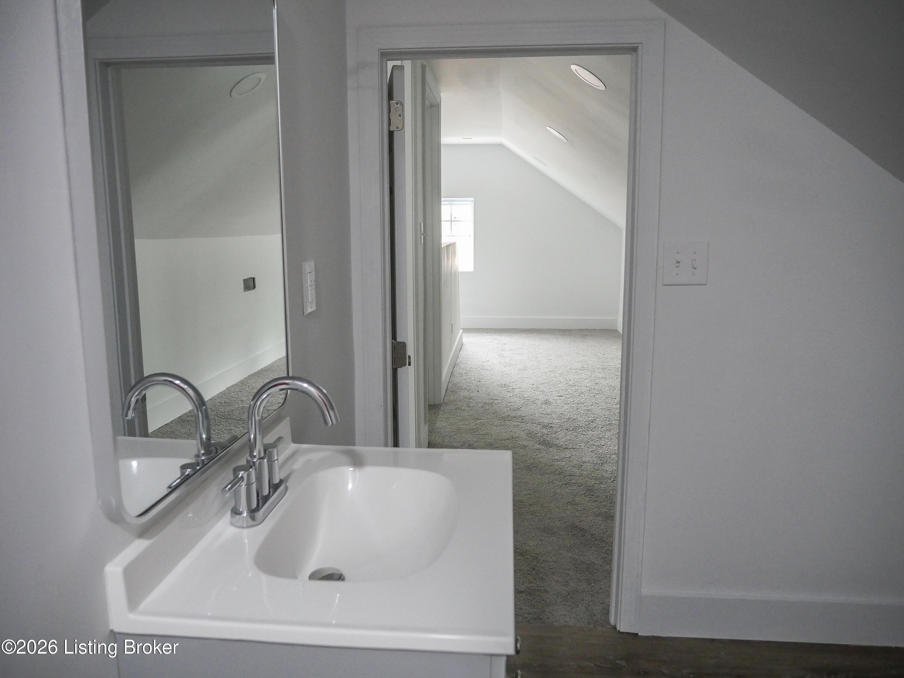 1624 Hemlock Ct Property Photo 28