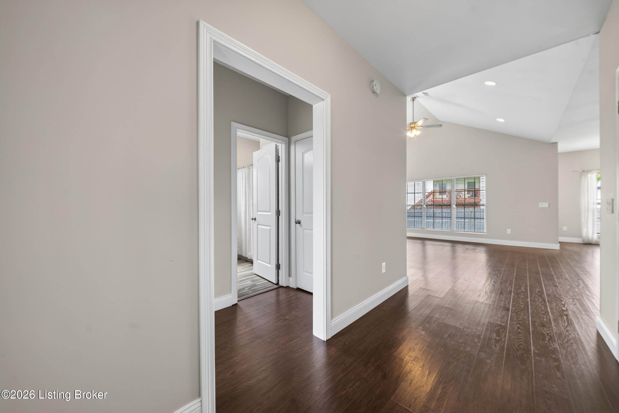 204 Robert East Ct Property Photo 4
