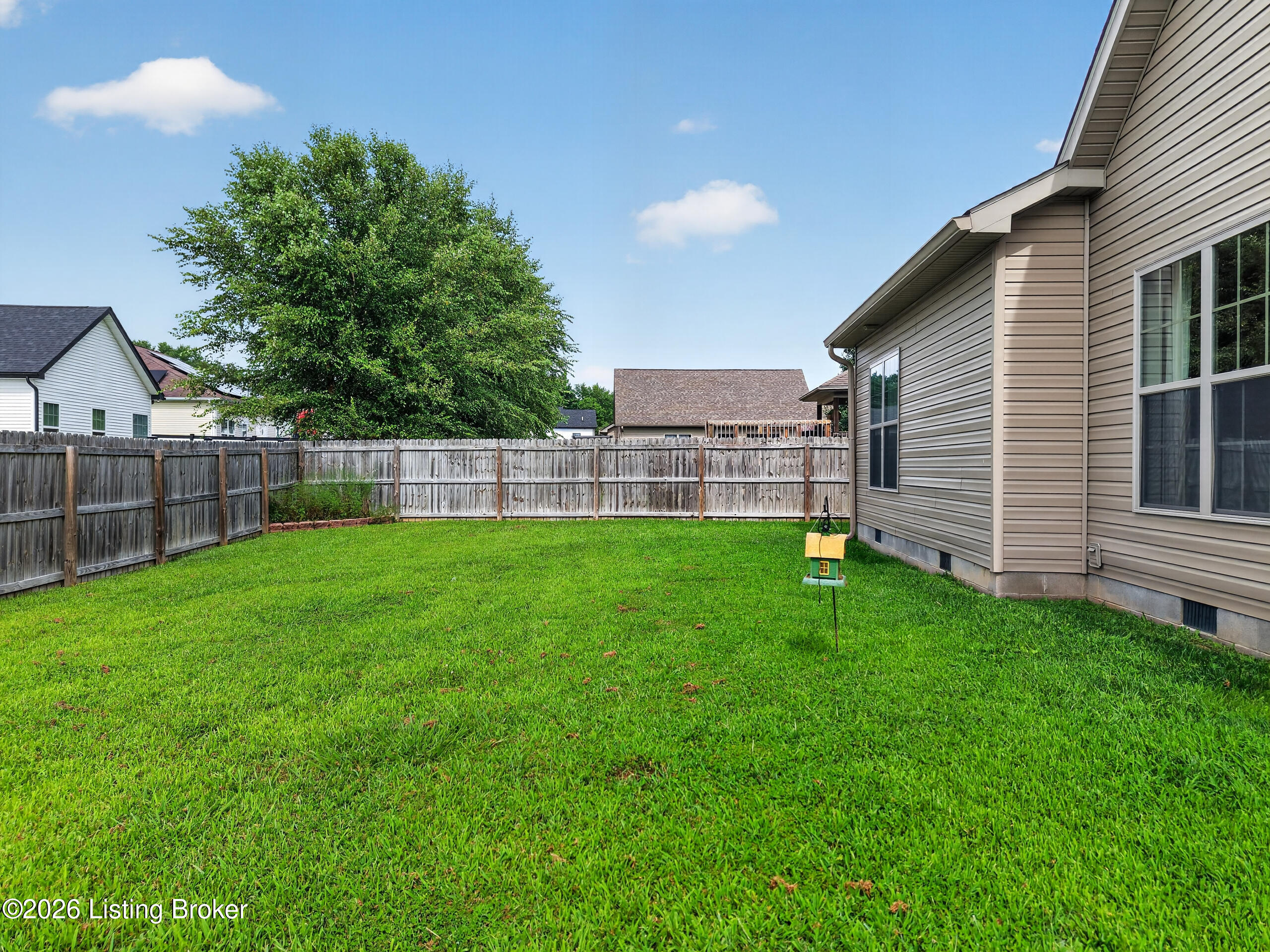 204 Robert East Ct Property Photo 34