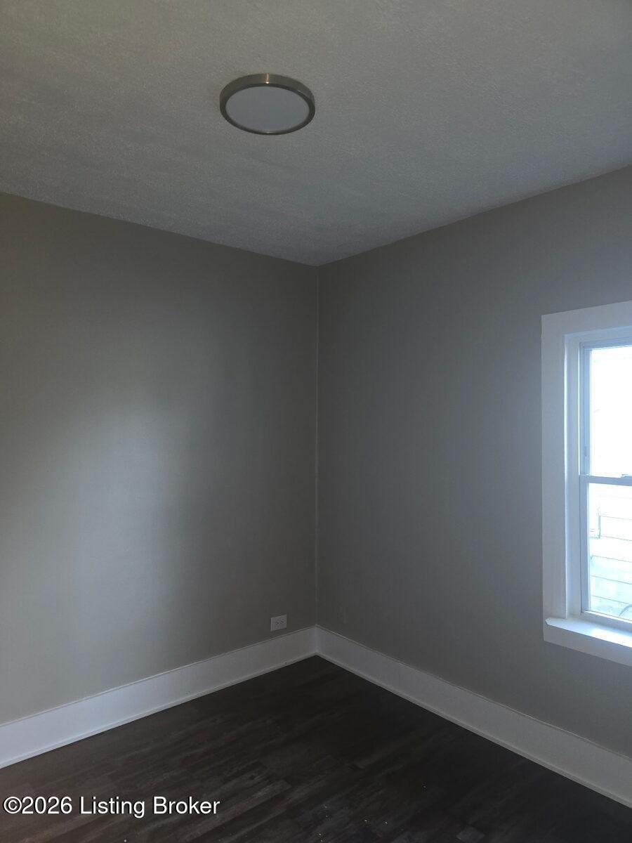 2111 S 7th Street Rd Property Photo 3