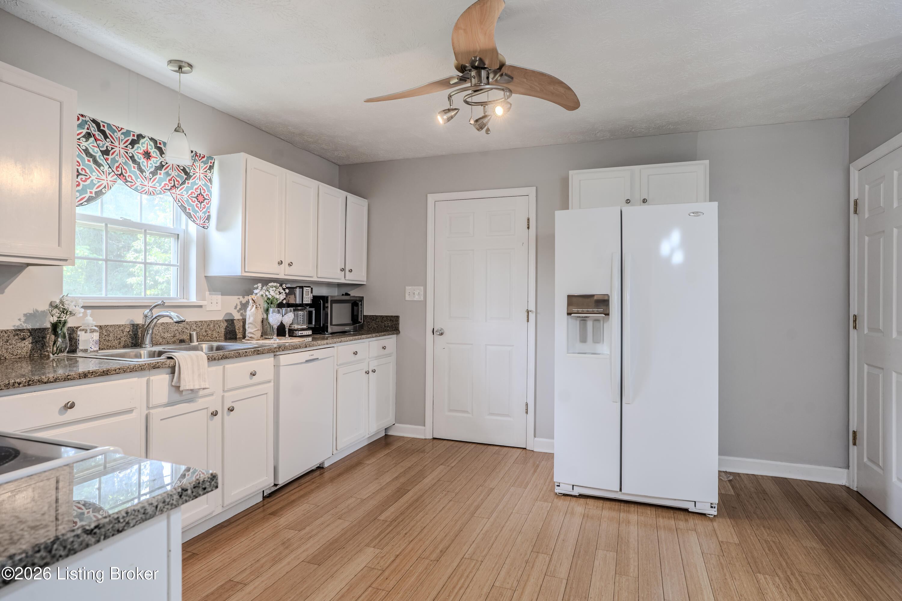 2400 English Station Dr Property Photo 10