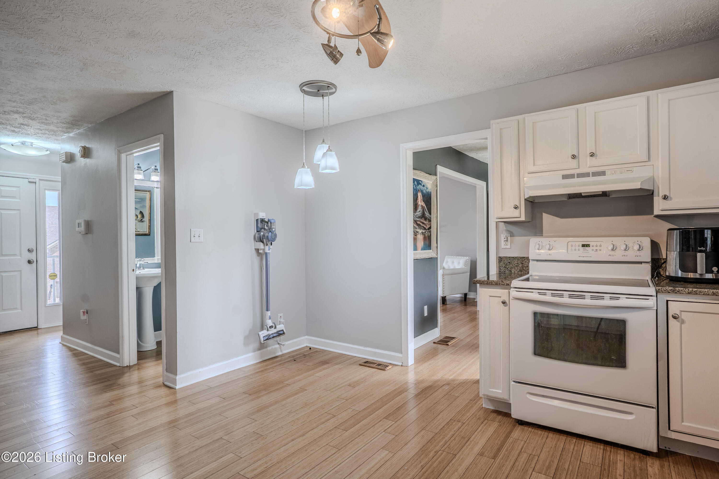2400 English Station Dr Property Photo 11