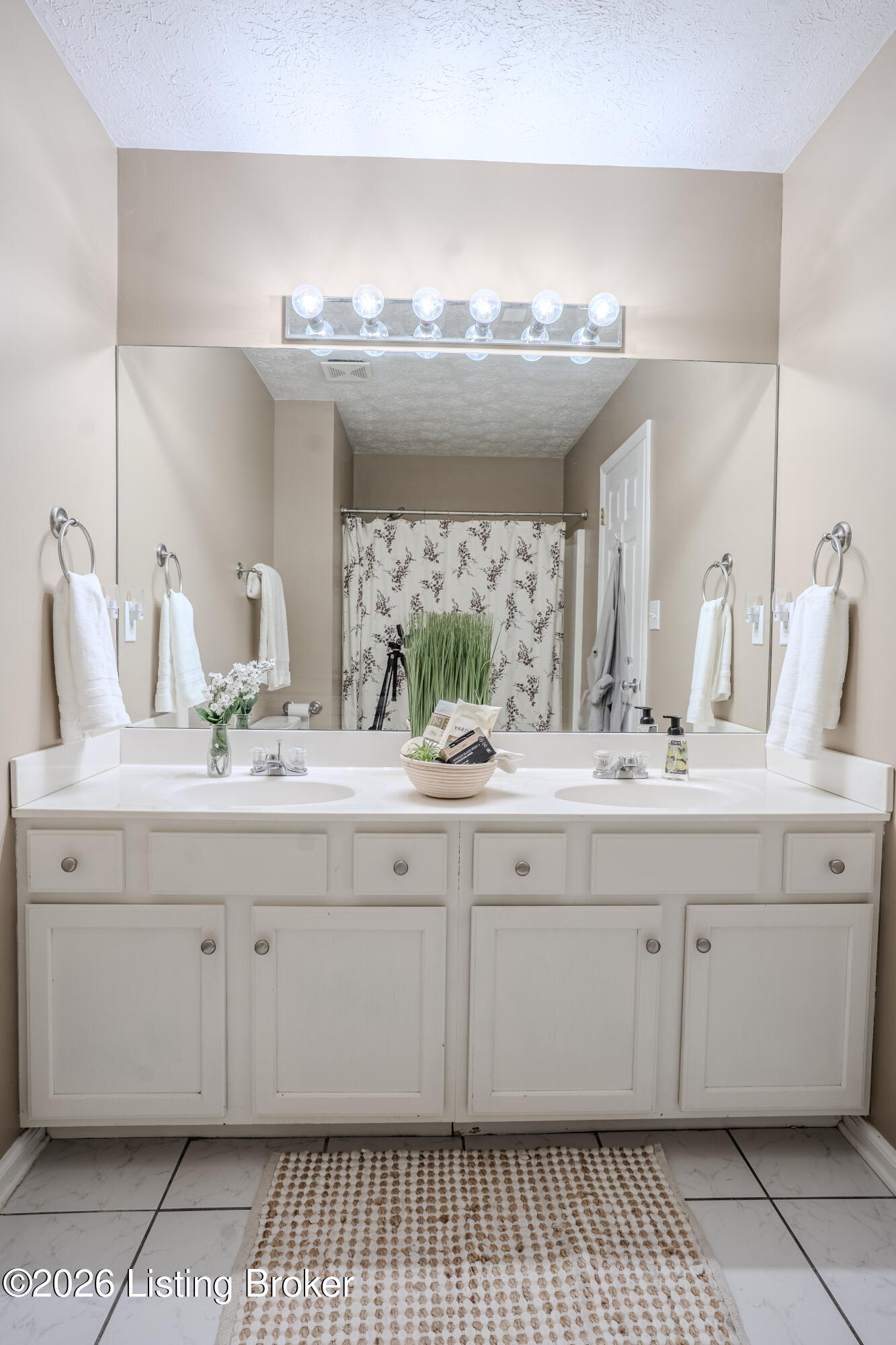 2400 English Station Dr Property Photo 25