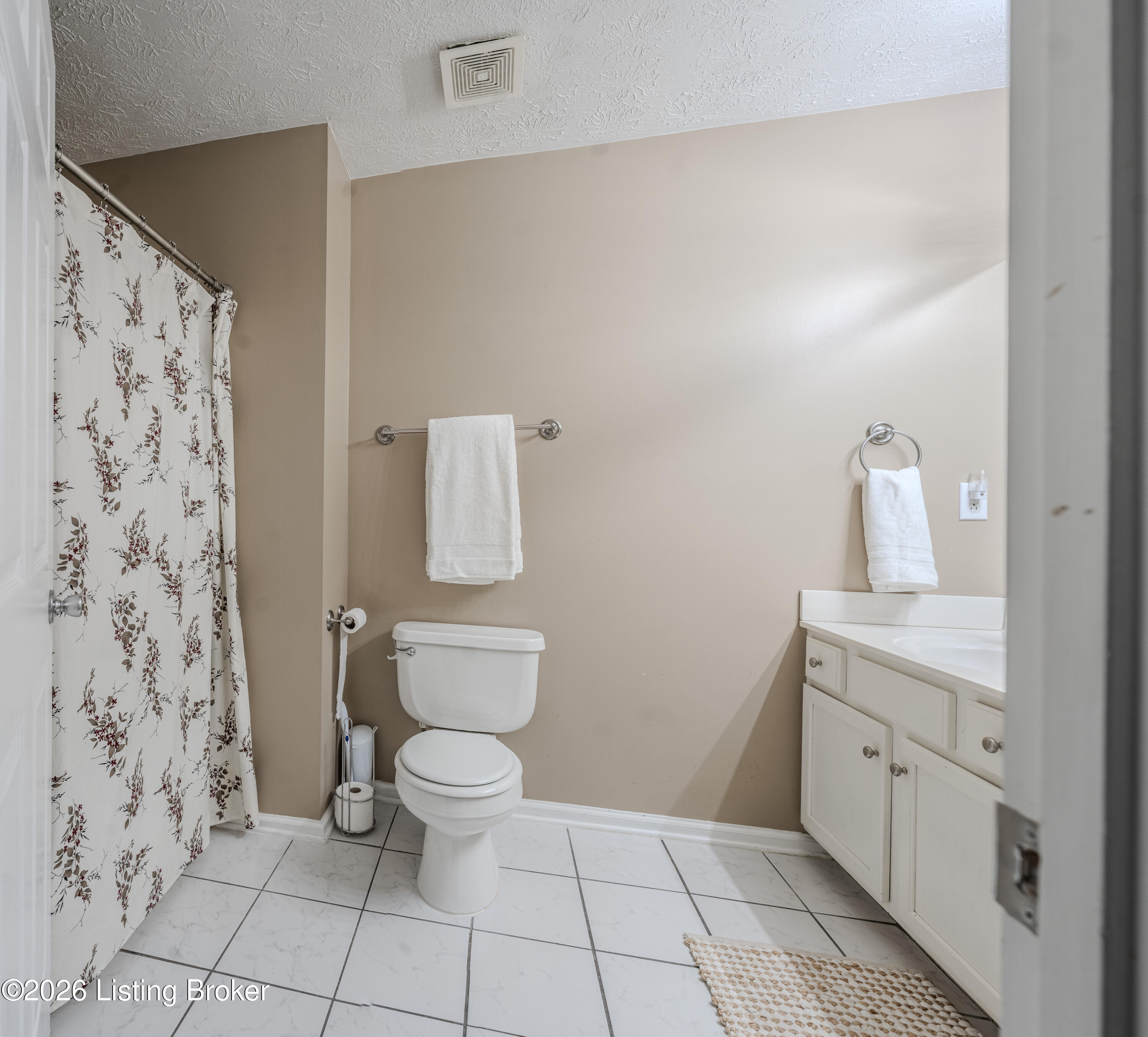2400 English Station Dr Property Photo 26