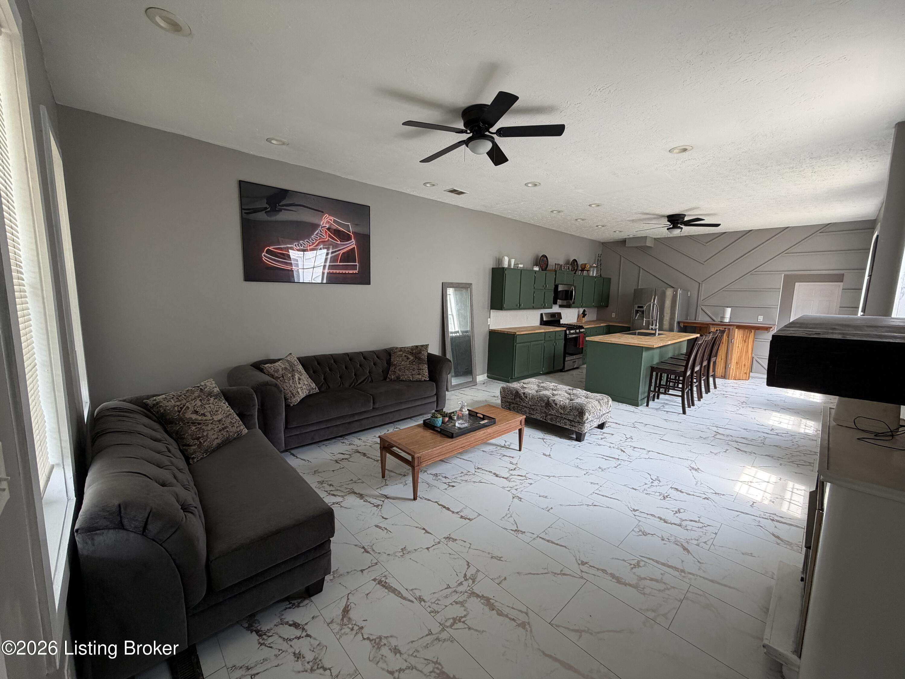 3679 Parthenia Ave Property Photo 2