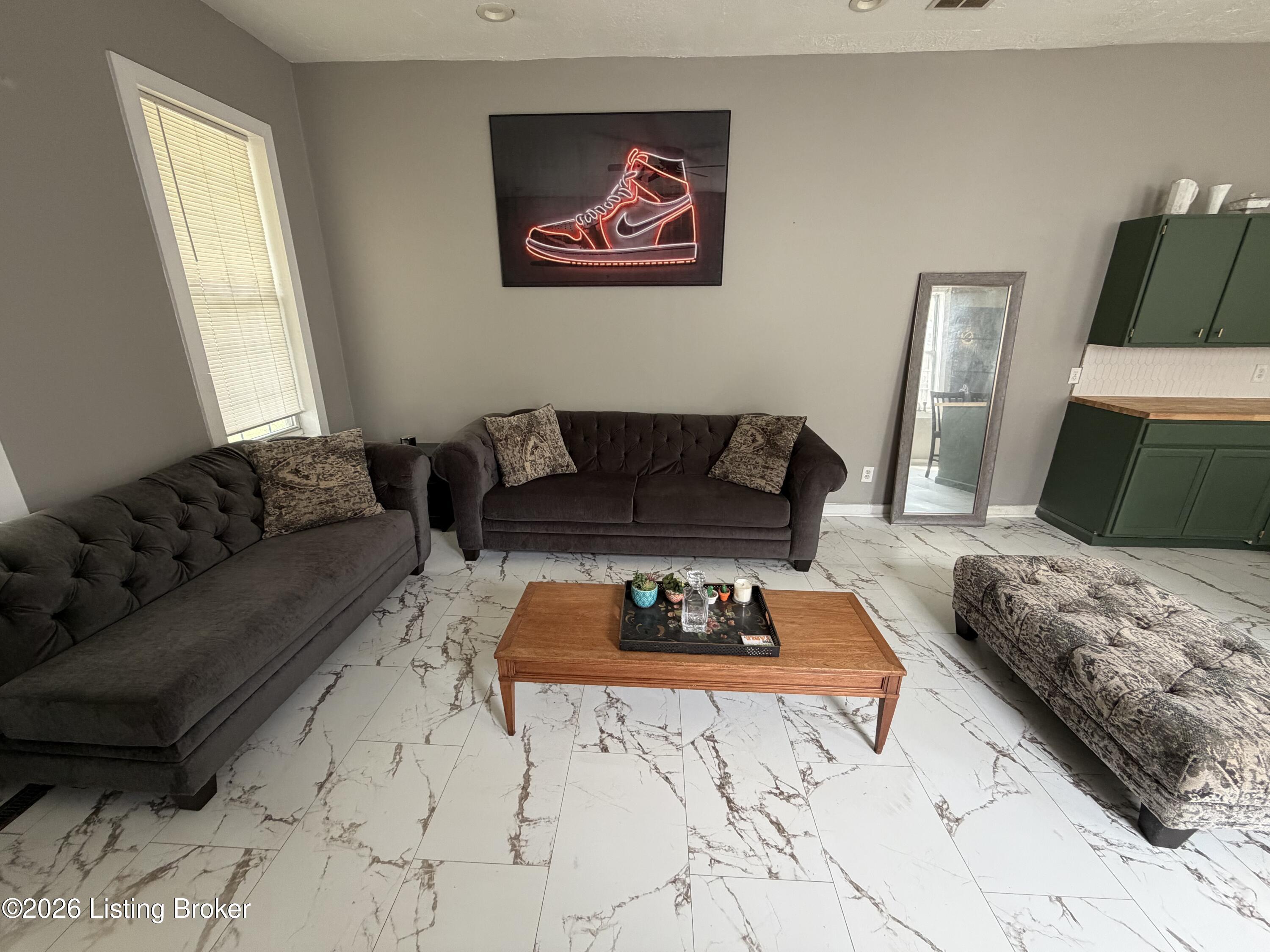 3679 Parthenia Ave Property Photo 4