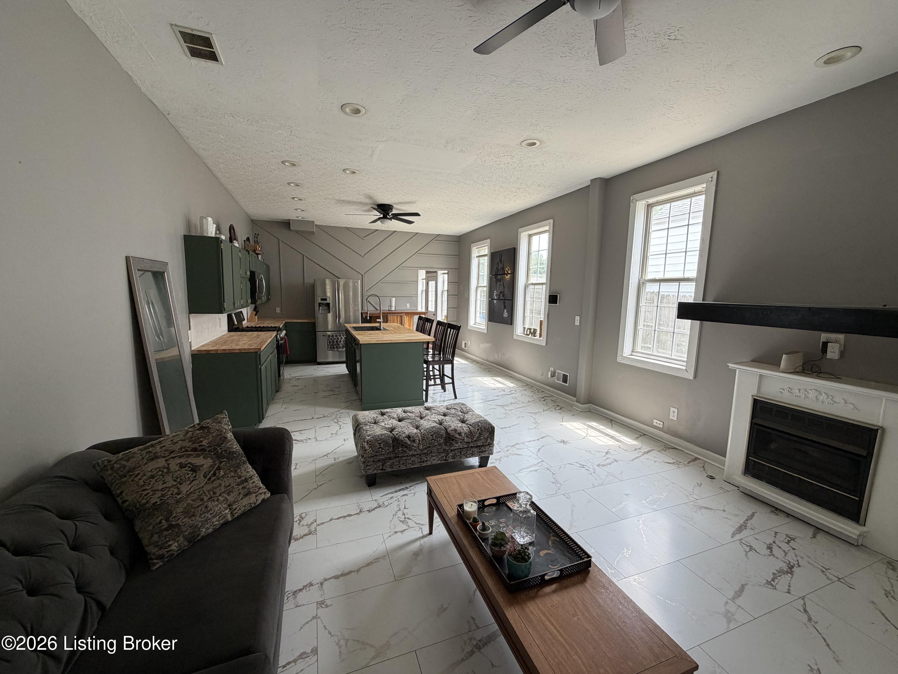 3679 Parthenia Ave Property Photo 6