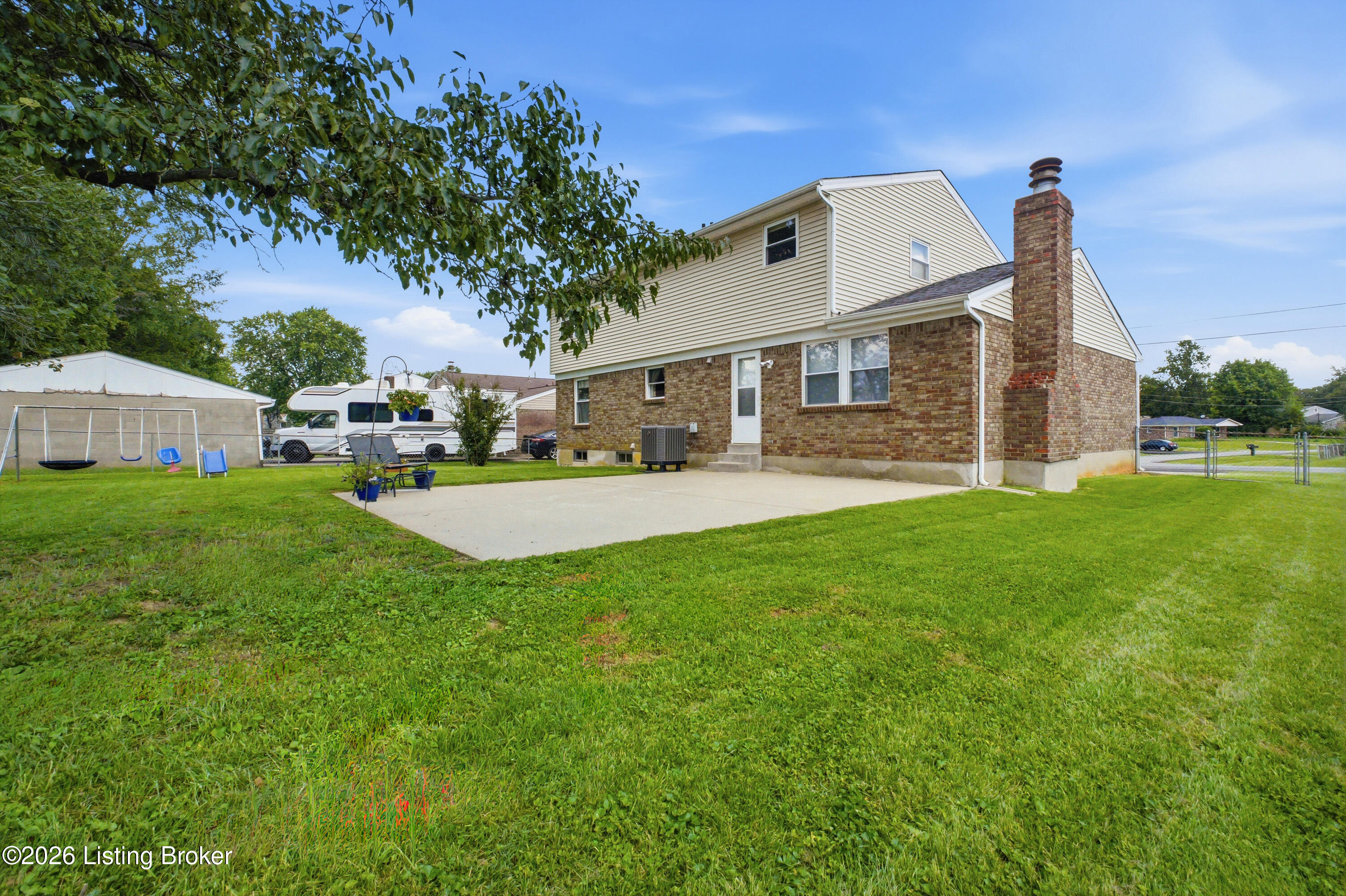 277 Fortney Ln Property Photo 3